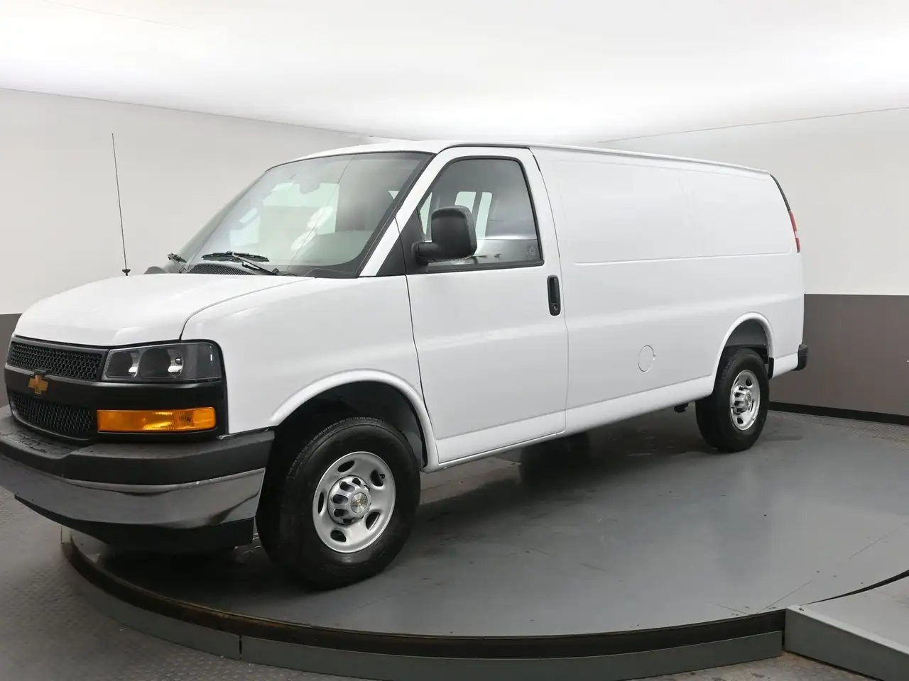 Chevrolet Express 2500 снимка Chevrolet Express 2500