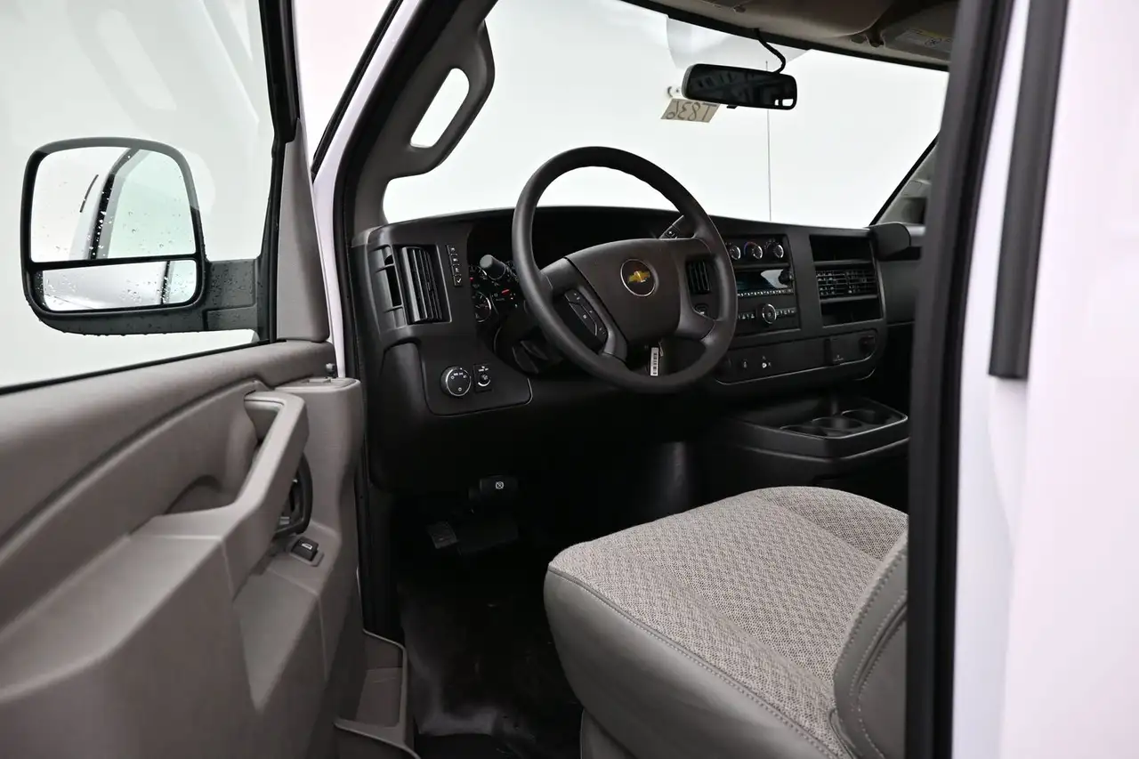 Chevrolet Express 2500 снимка Chevrolet Express 2500