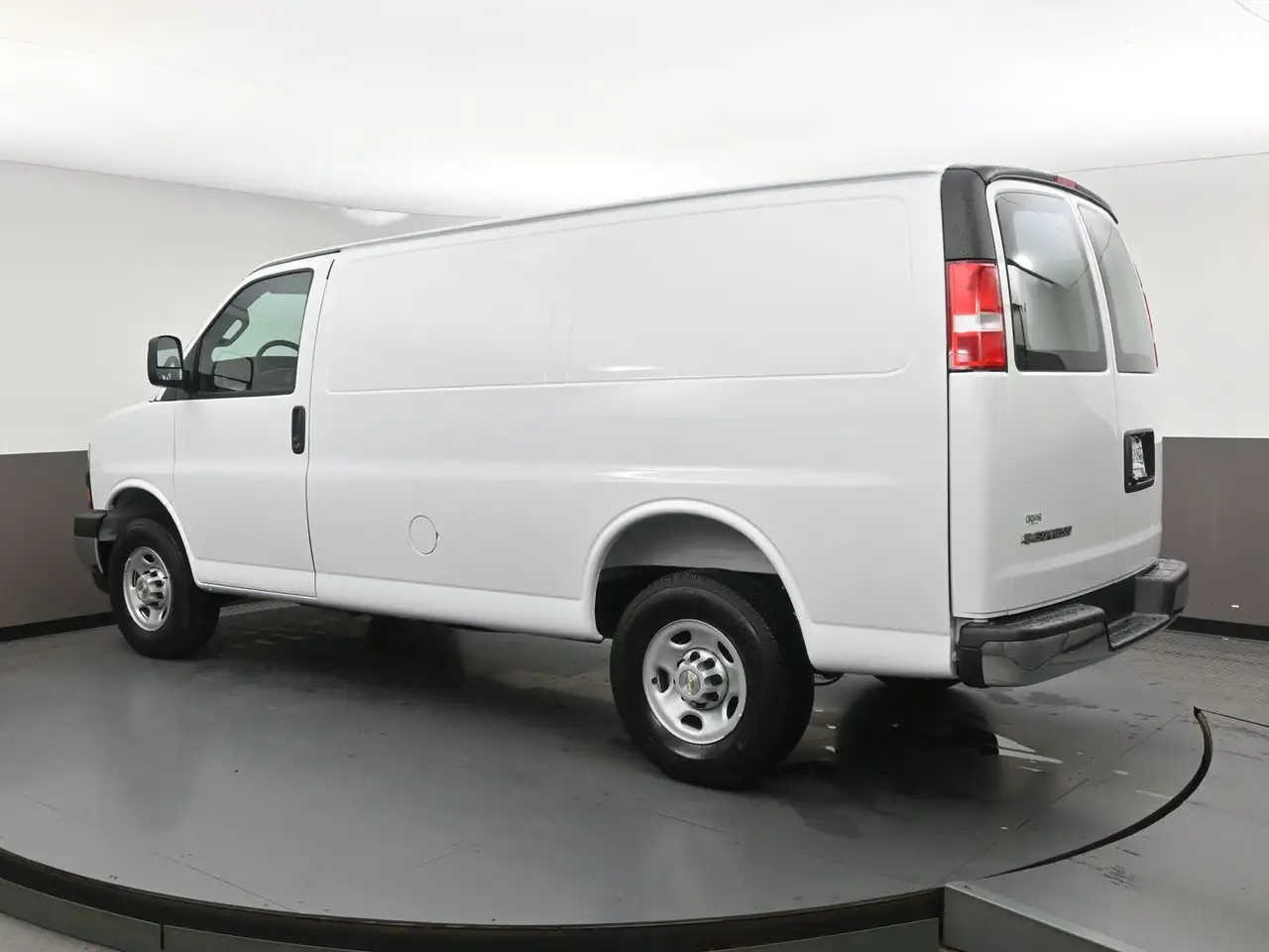 Chevrolet Express 2500 снимка Chevrolet Express 2500
