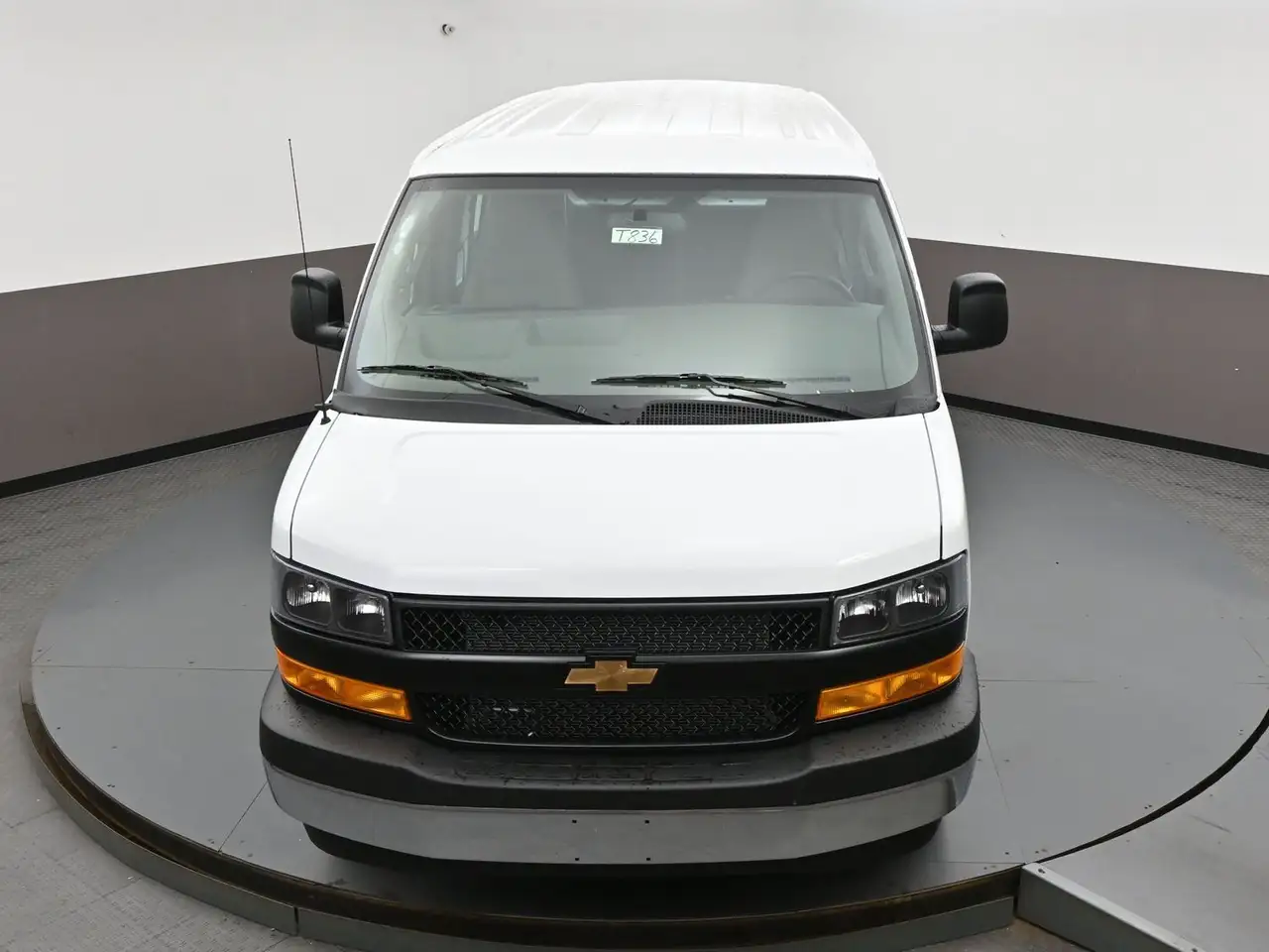 Chevrolet Express 2500 снимка Chevrolet Express 2500