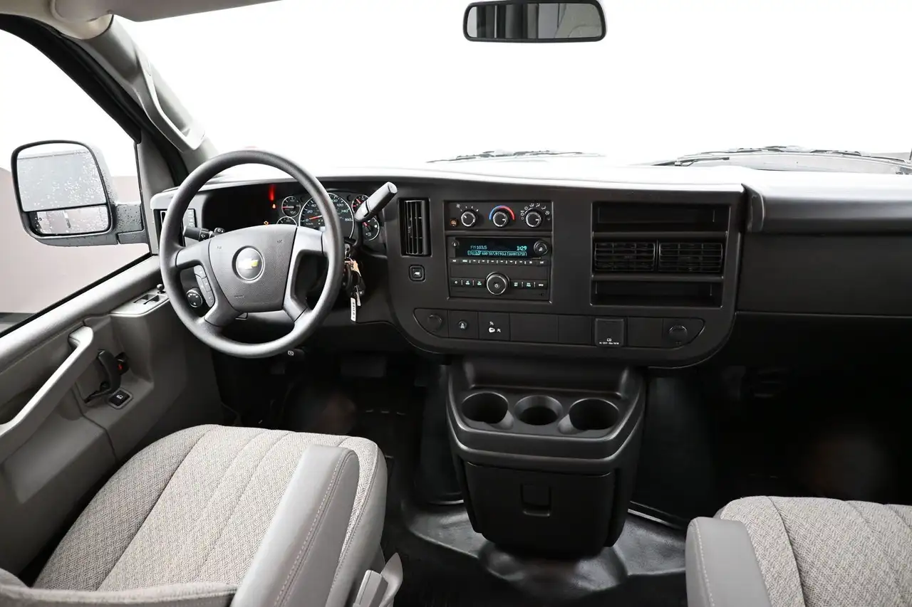 Chevrolet Express 2500 снимка Chevrolet Express 2500