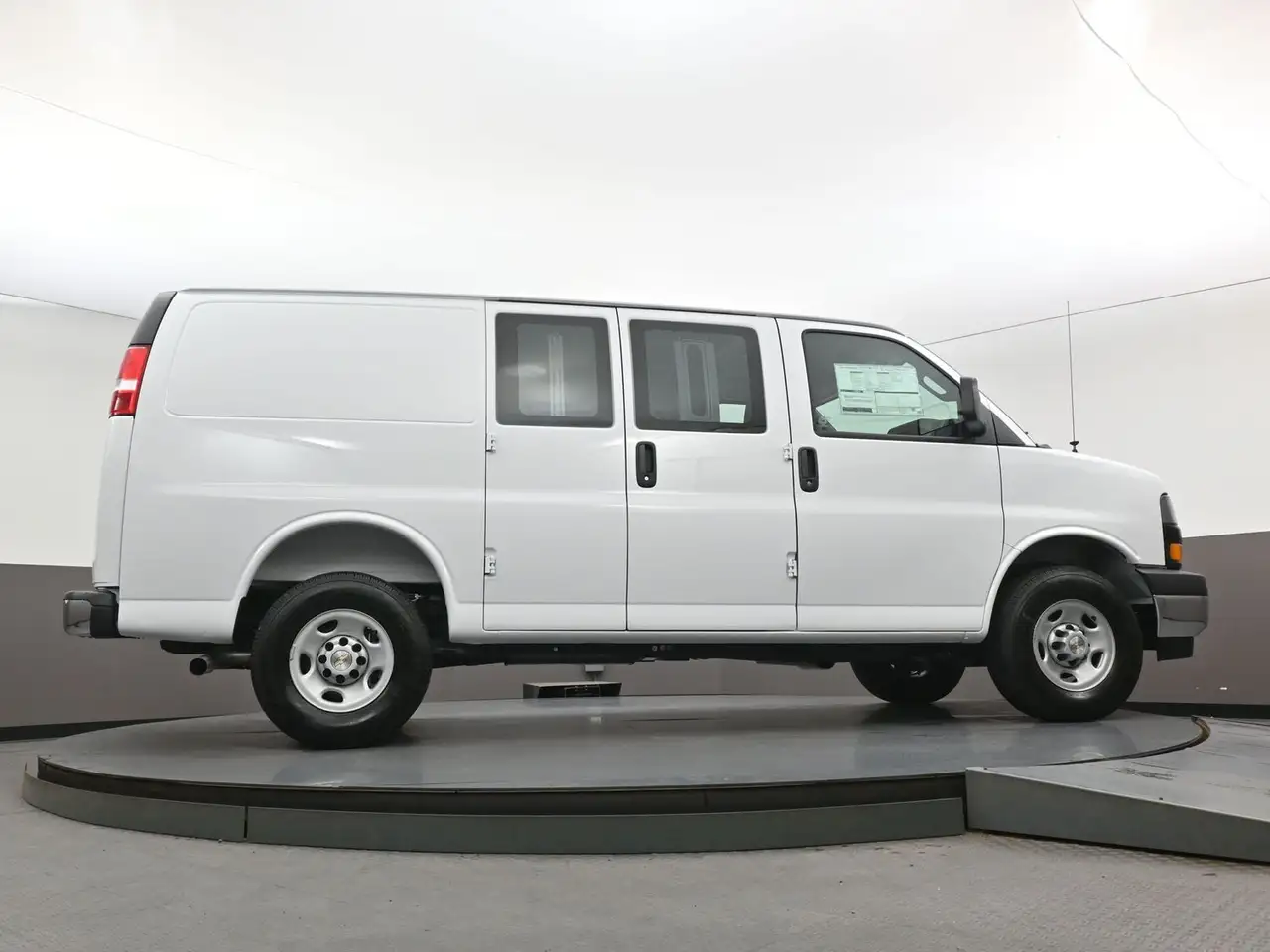 Chevrolet Express 2500 снимка Chevrolet Express 2500