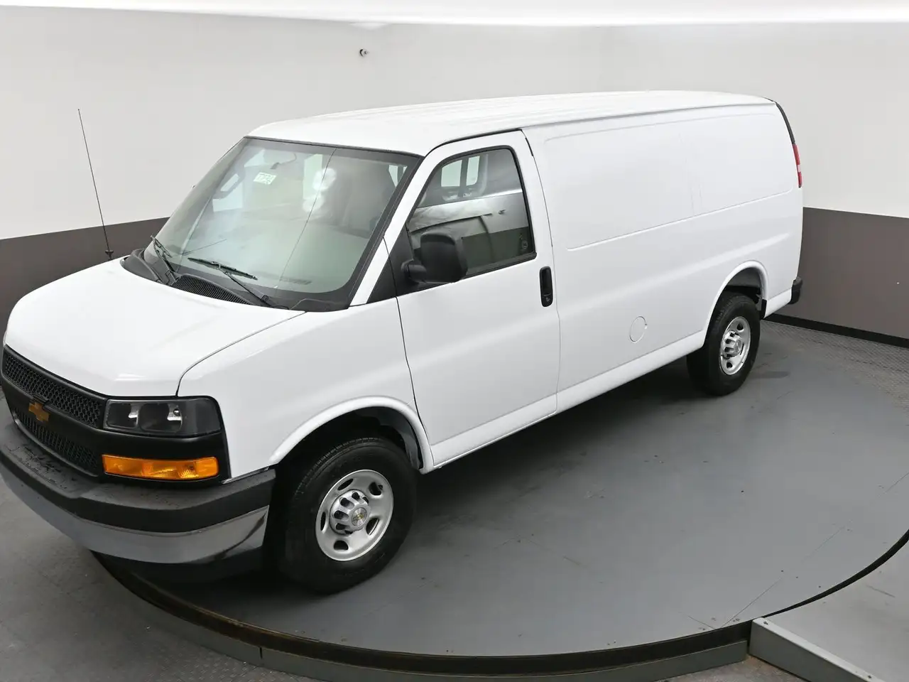 Chevrolet Express 2500 снимка Chevrolet Express 2500
