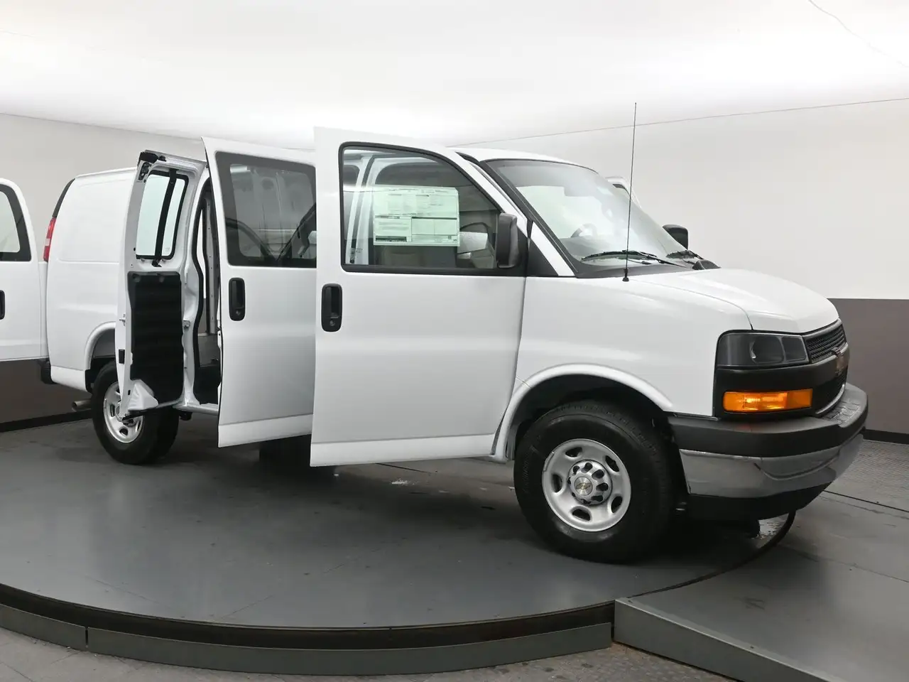 Chevrolet Express 2500 снимка Chevrolet Express 2500