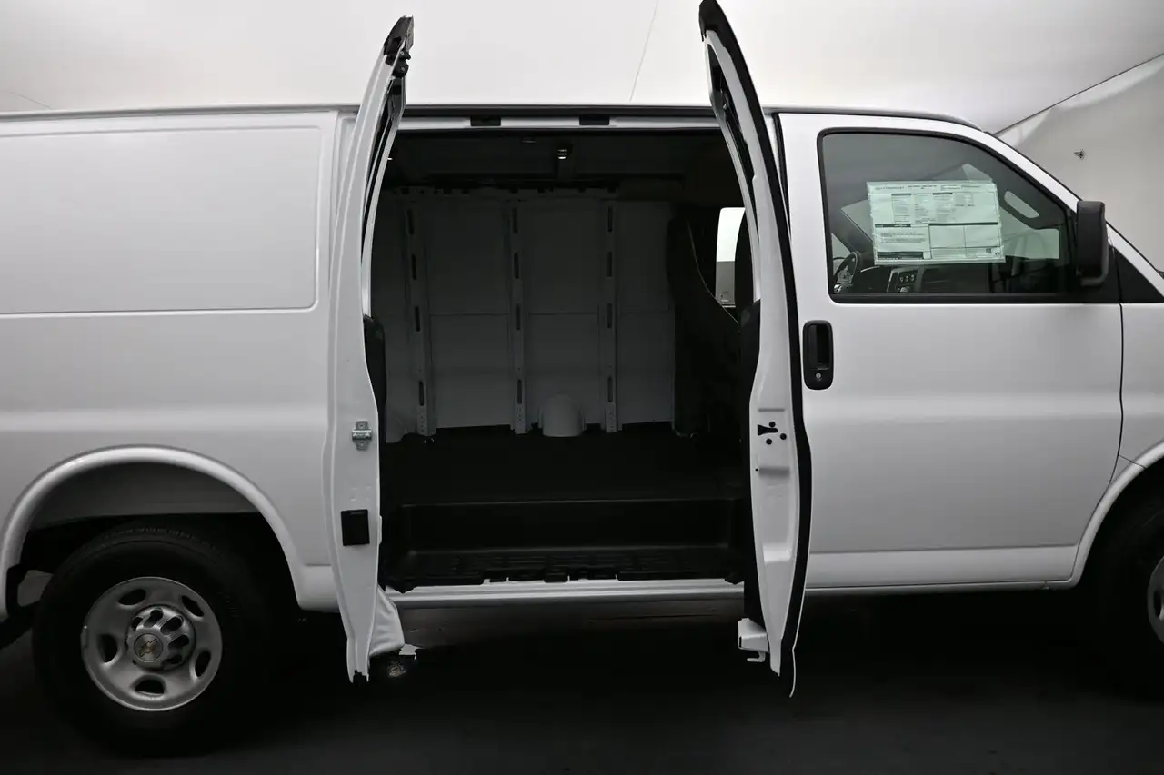 Chevrolet Express 2500 снимка Chevrolet Express 2500