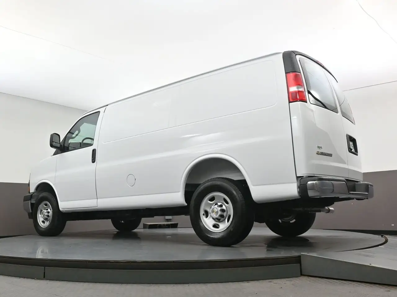 Chevrolet Express 2500 снимка Chevrolet Express 2500