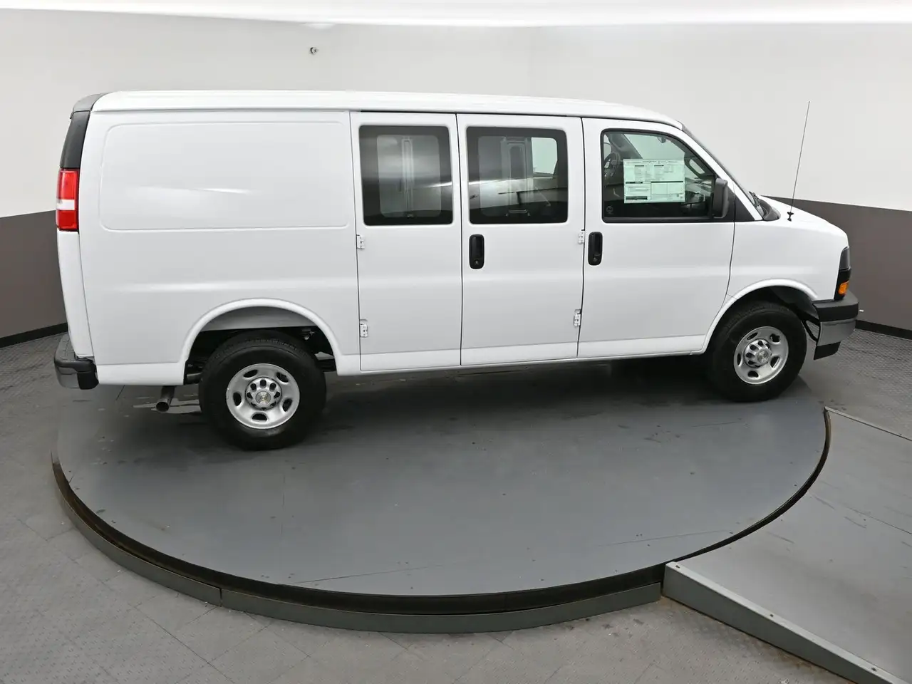 Chevrolet Express 2500 снимка Chevrolet Express 2500