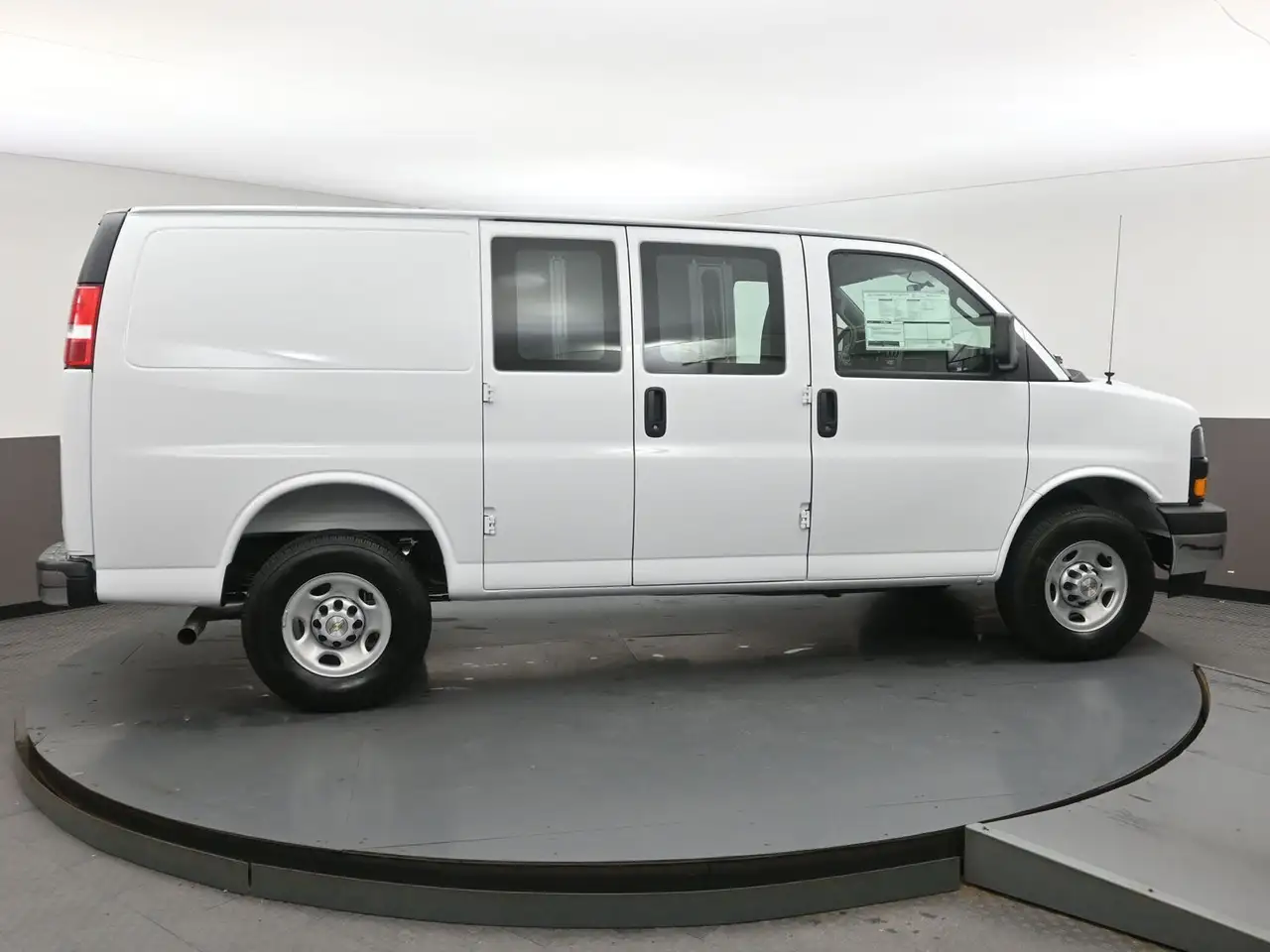 Chevrolet Express 2500 снимка Chevrolet Express 2500