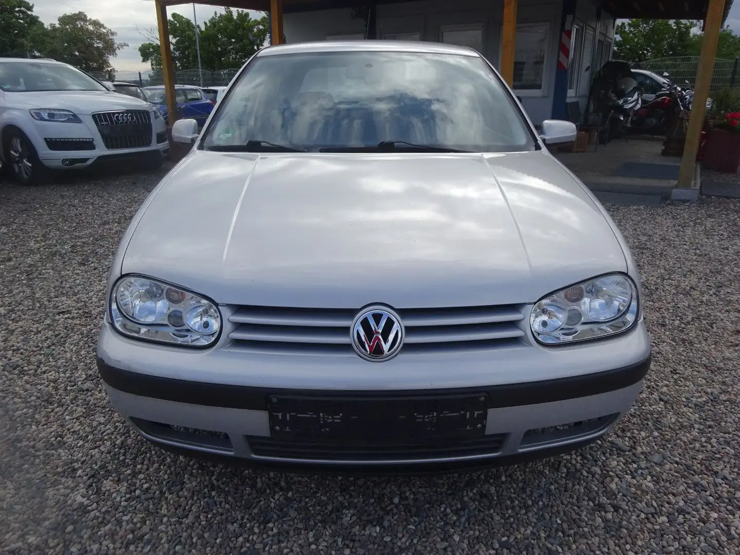 Volkswagen Golf 1.6 Automatik Grau - 2
