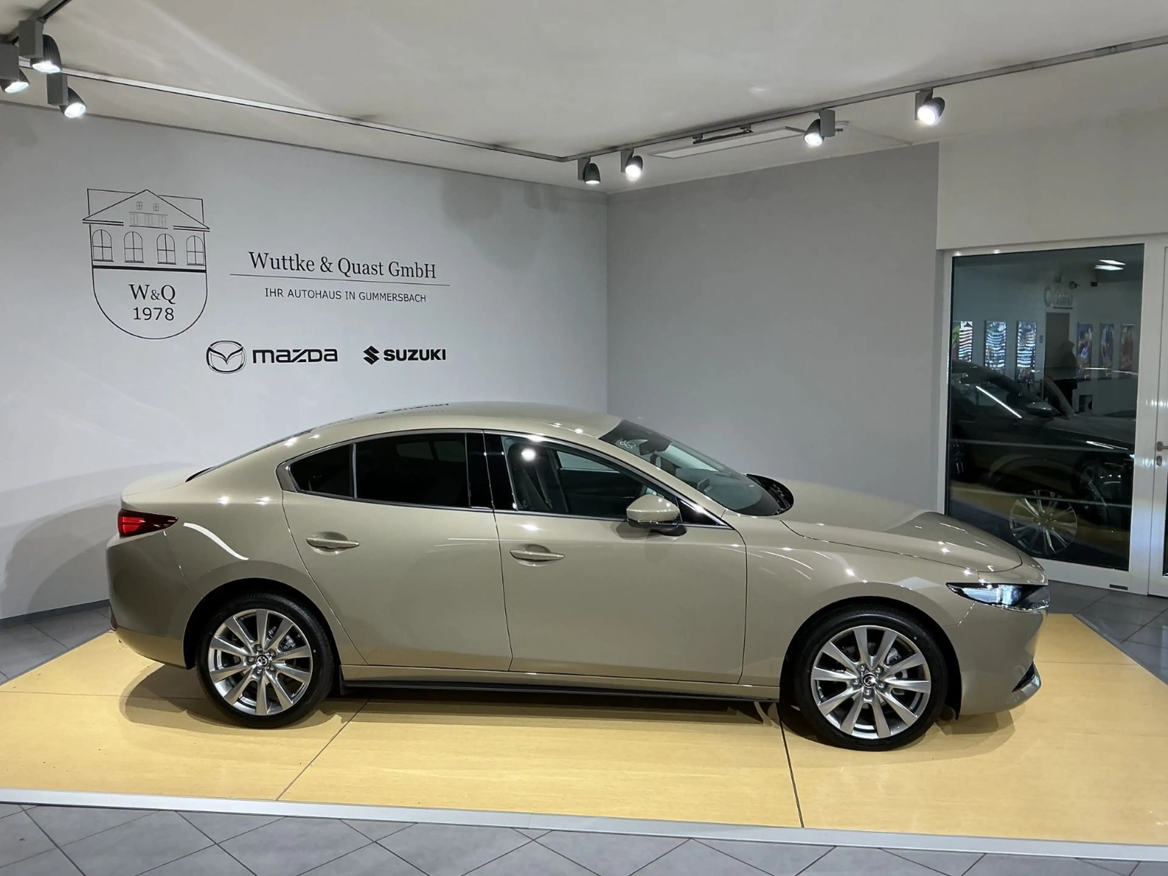 Mazda 3 Lim. 4-türig  Exclusive-Line Automatik — photo 2