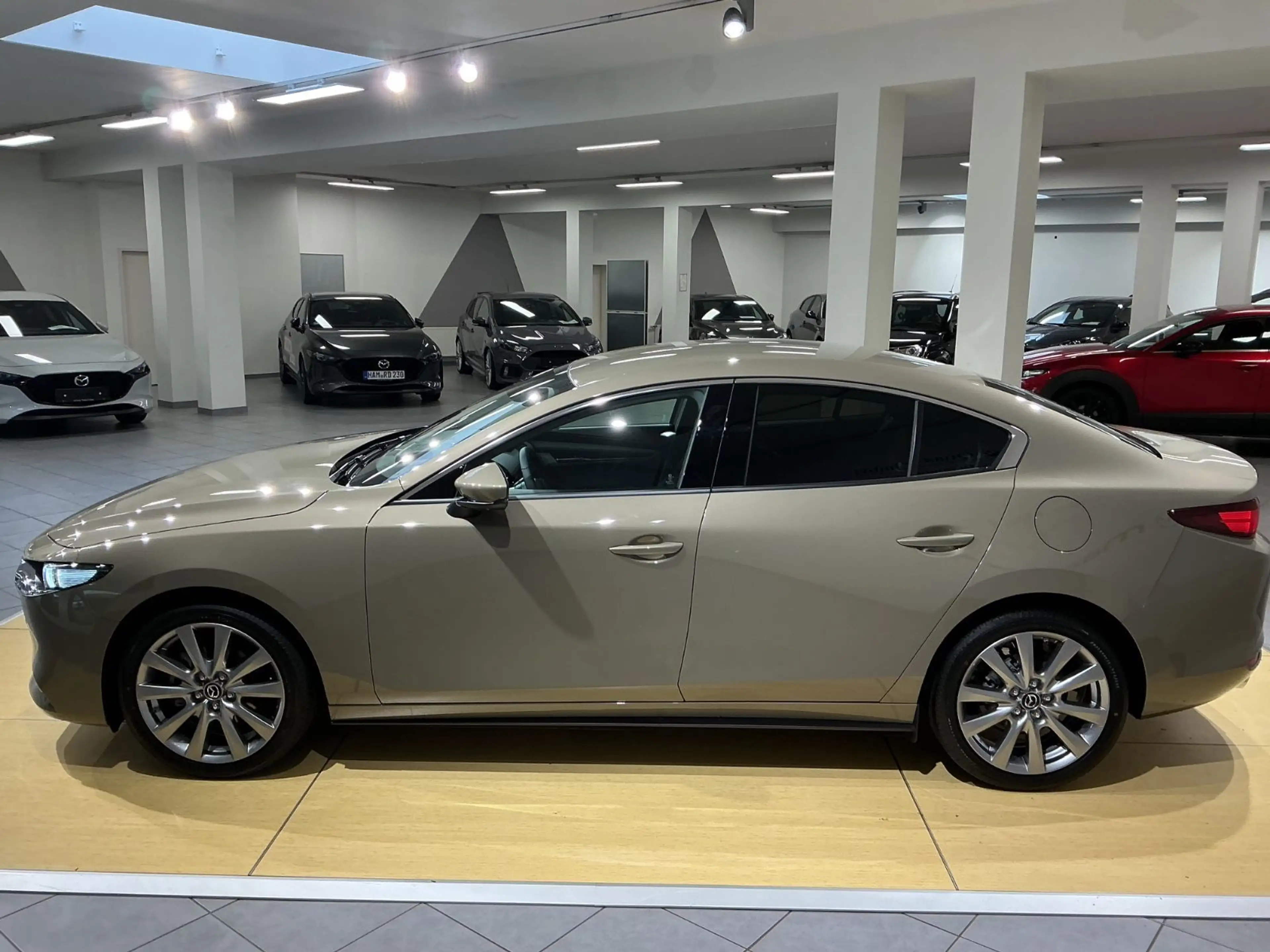 Mazda 3 Lim. 4-türig  Exclusive-Line Automatik — photo 6