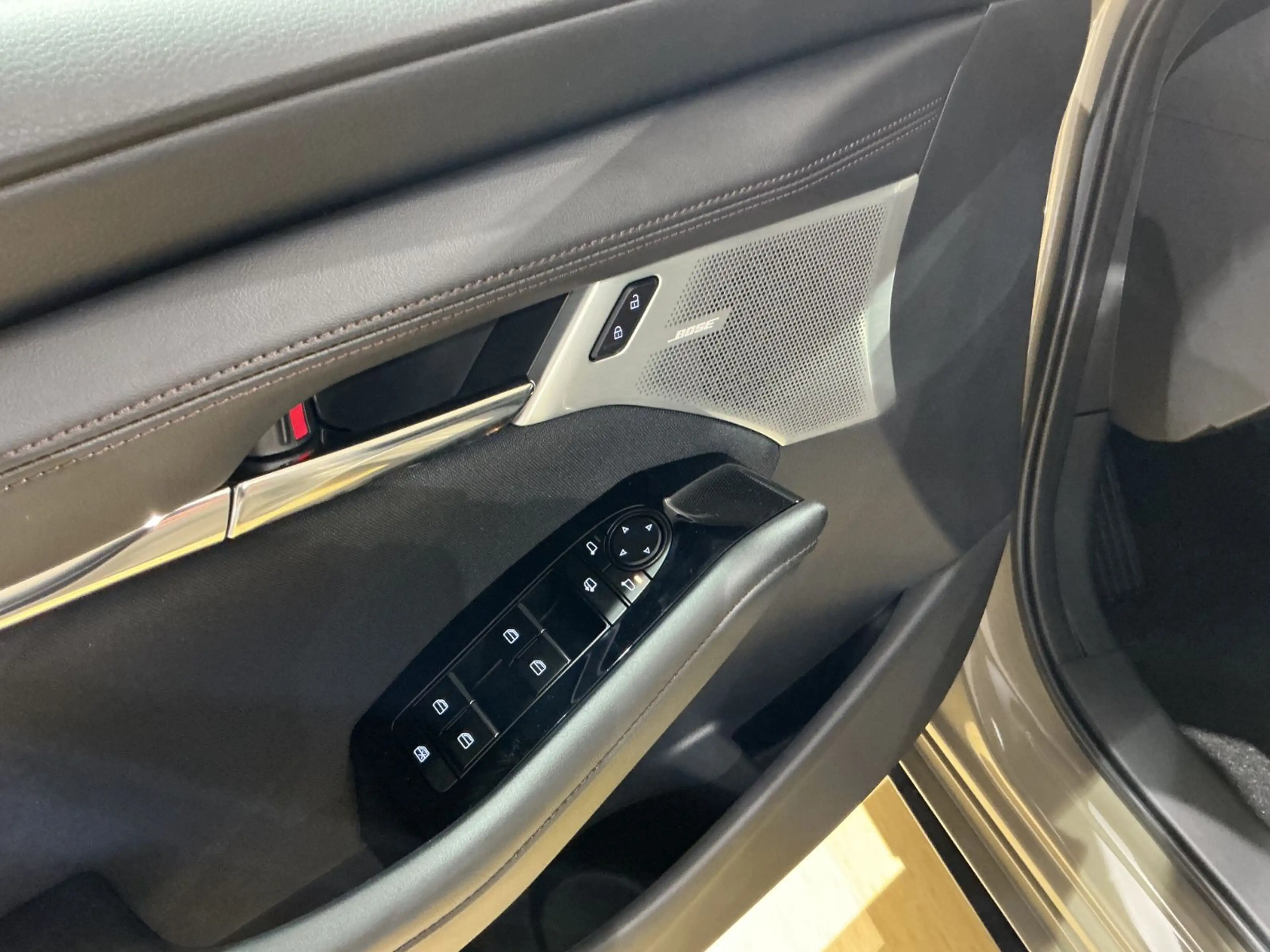 Mazda 3 Lim. 4-türig  Exclusive-Line Automatik — photo 14