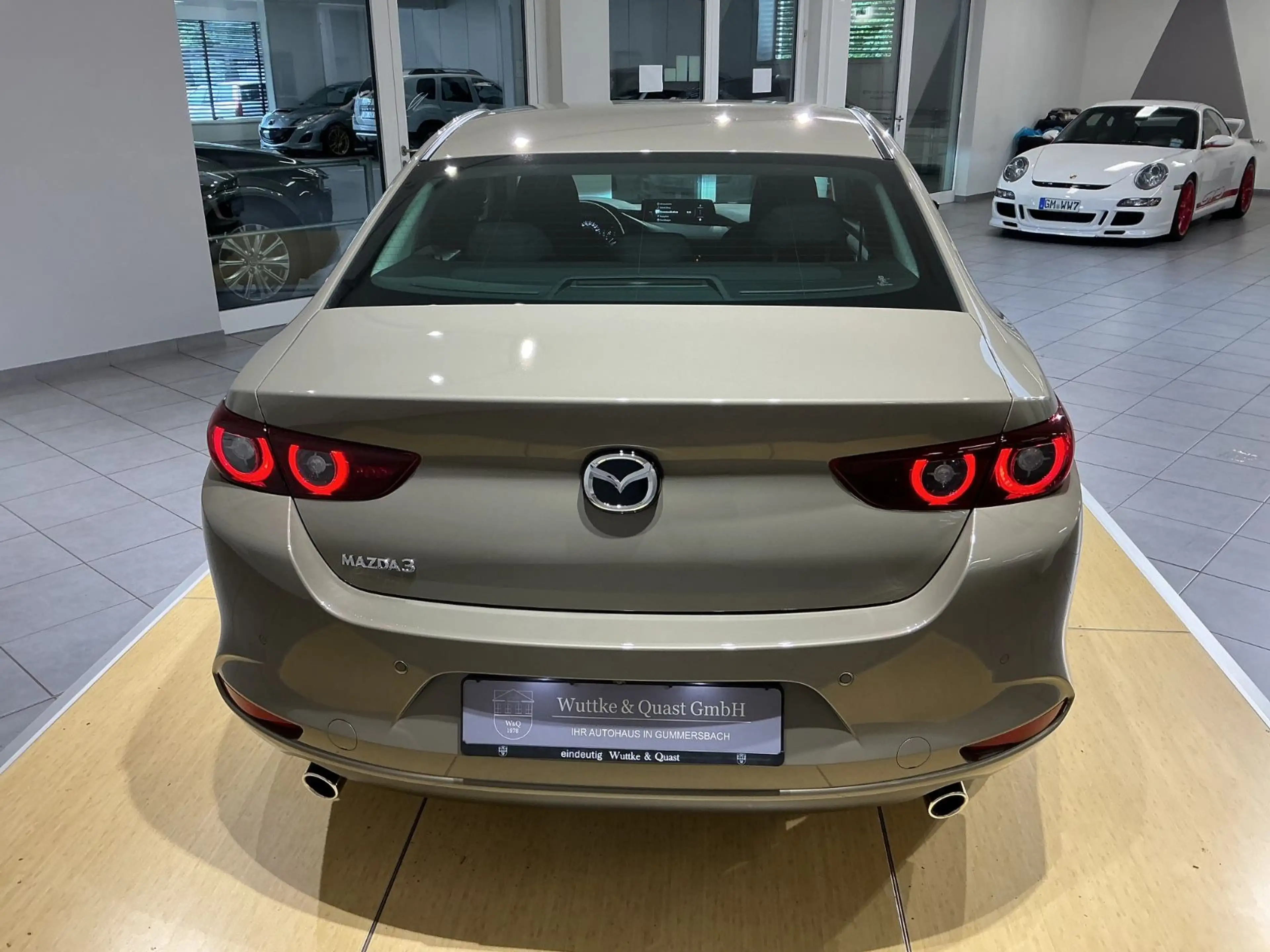 Mazda 3 Lim. 4-türig  Exclusive-Line Automatik — photo 4