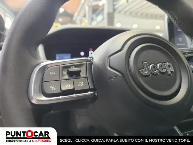 Jeep Avenger view 14