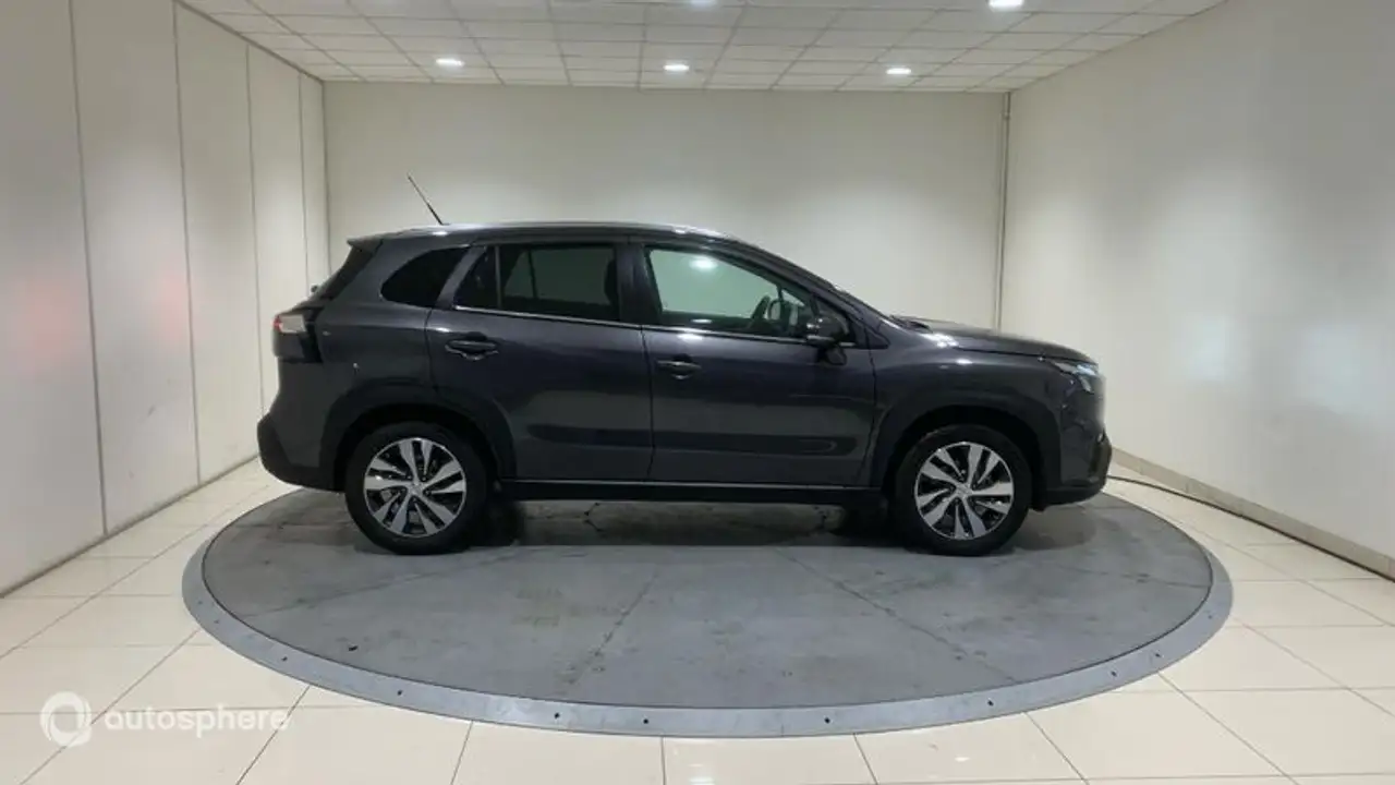 Suzuki S-Cross 2025