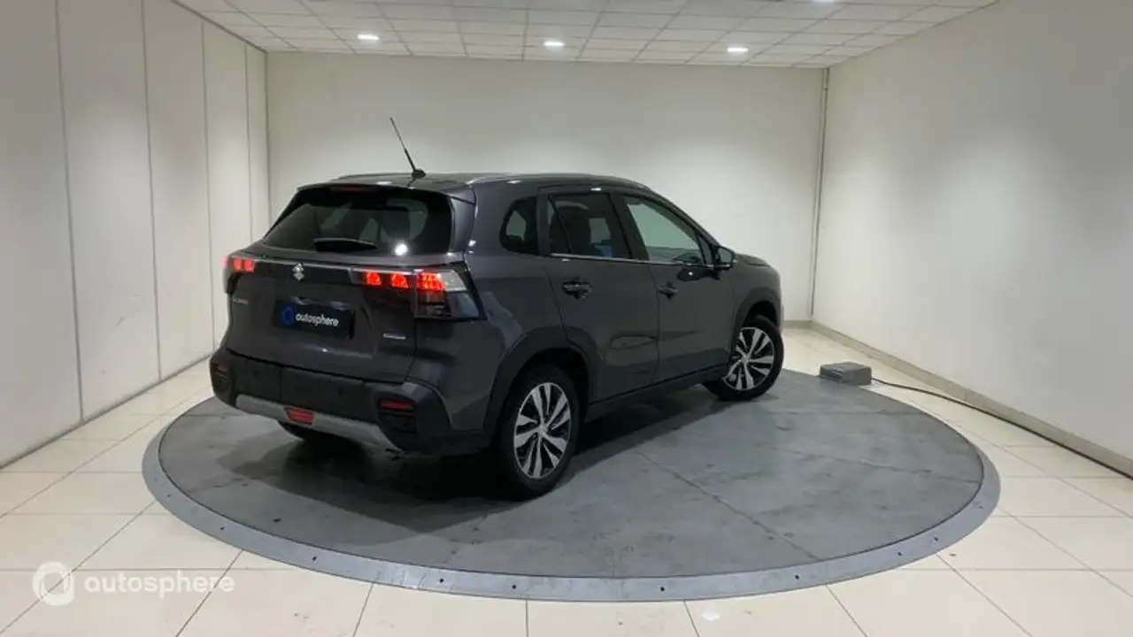 Suzuki S-Cross 2025