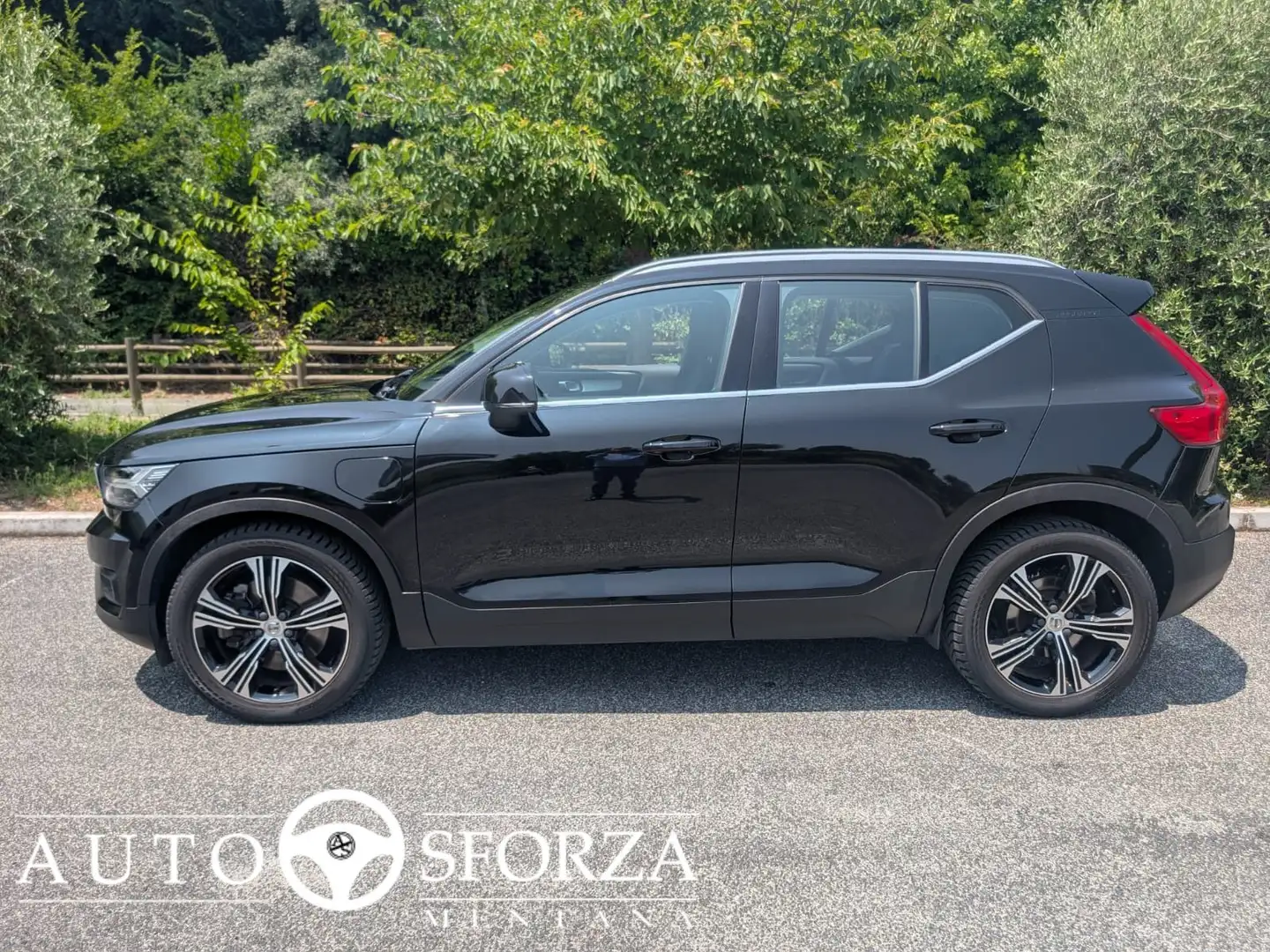 Volvo XC40 1.5 T4 Plug-In Hybrid Recharge Inscrip Expres Auto Nero - 2