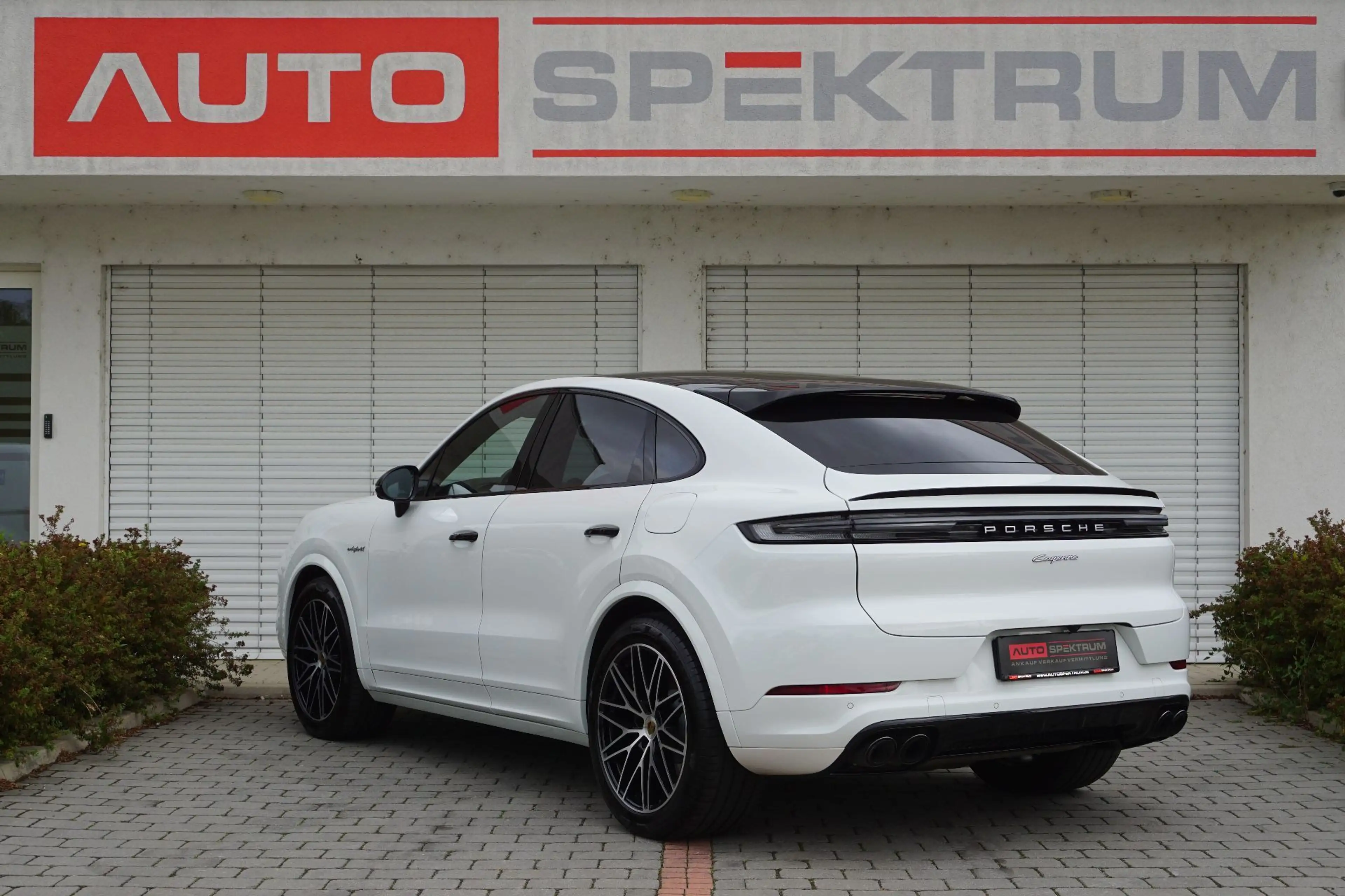 Porsche Cayenne Coupe III E-Hybrid Aut | € 807 mtl | Approved | P — photo 3