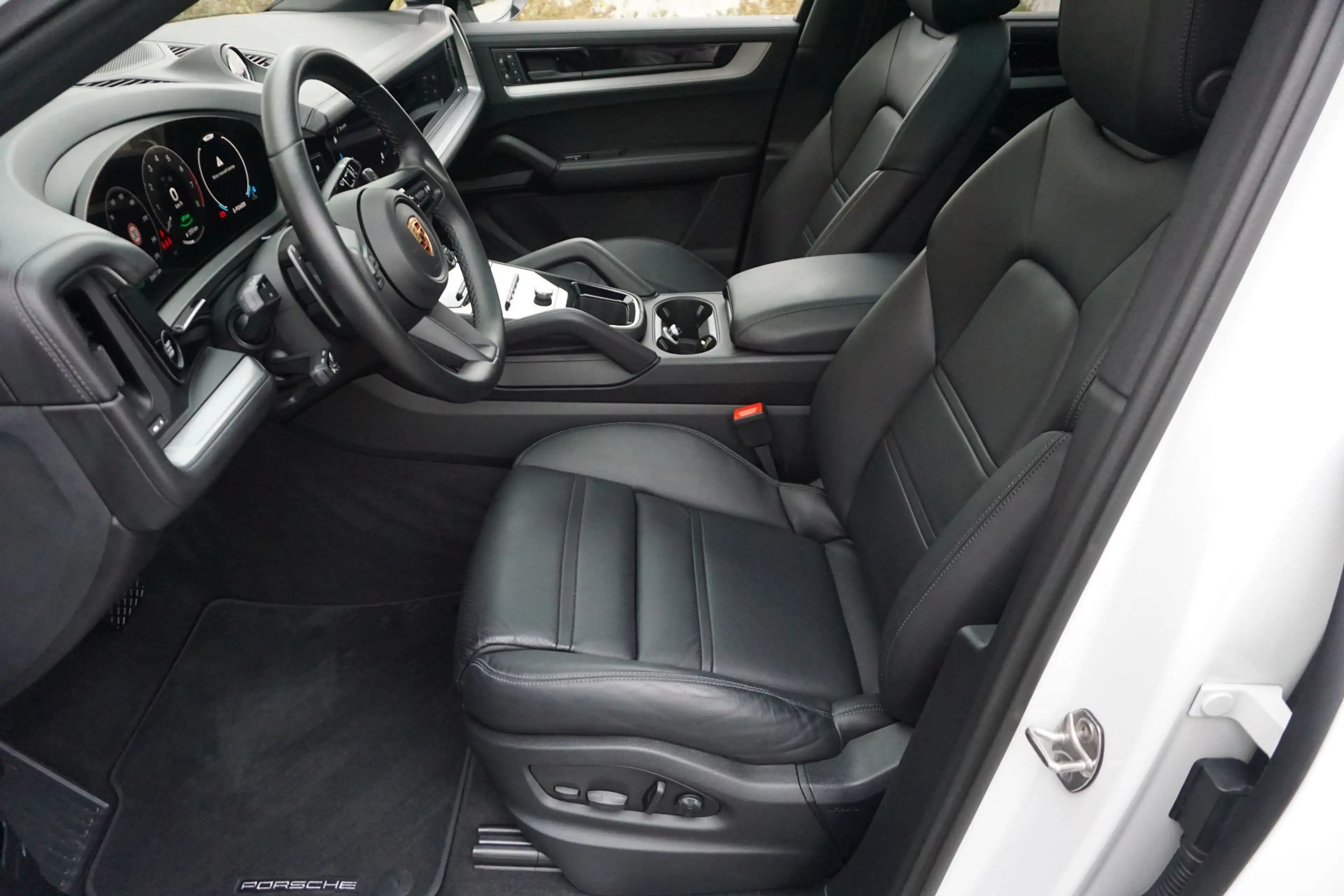 Porsche Cayenne Coupe III E-Hybrid Aut | € 807 mtl | Approved | P — photo 10