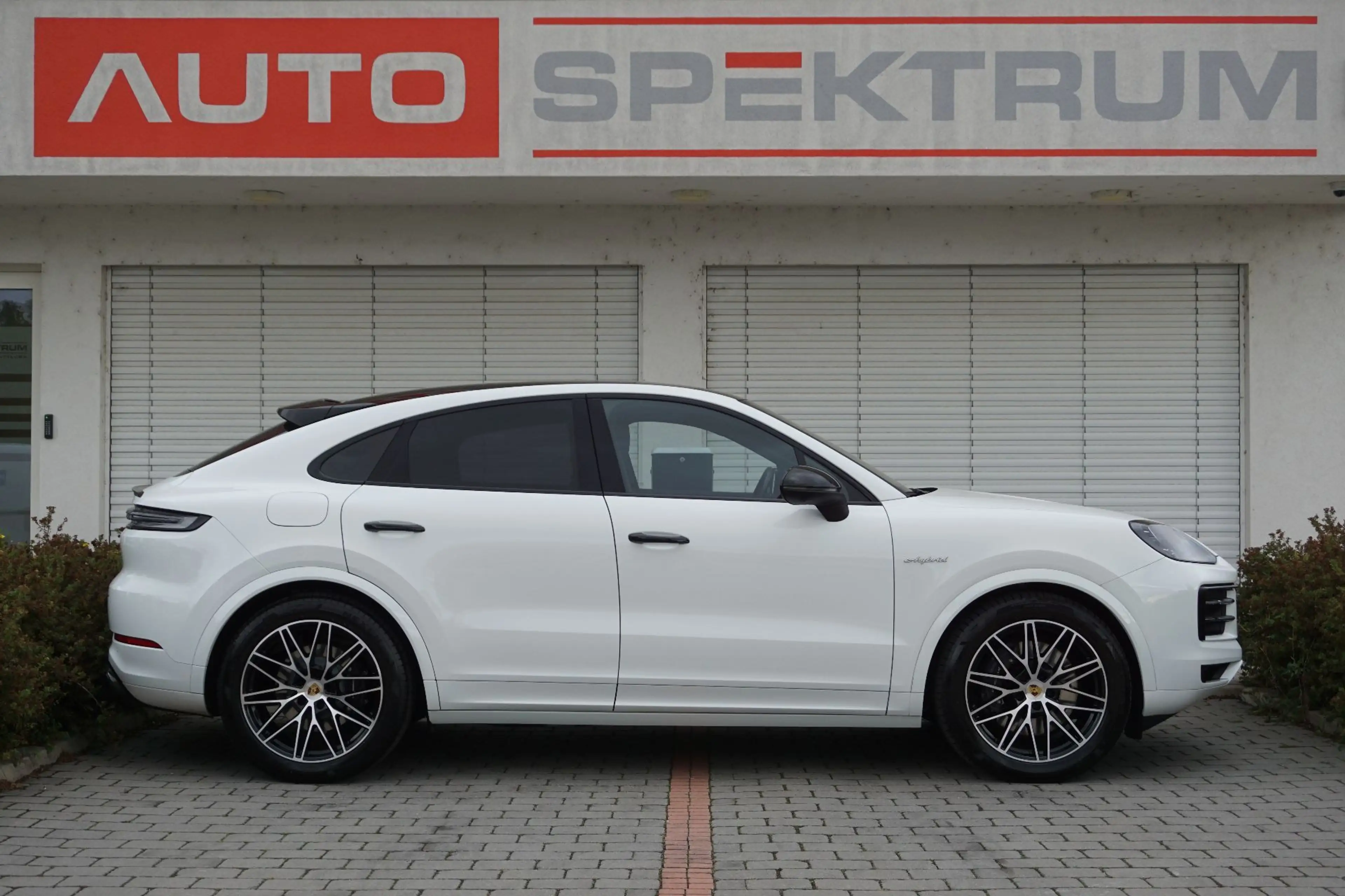 Porsche Cayenne Coupe III E-Hybrid Aut | € 807 mtl | Approved | P — photo 6