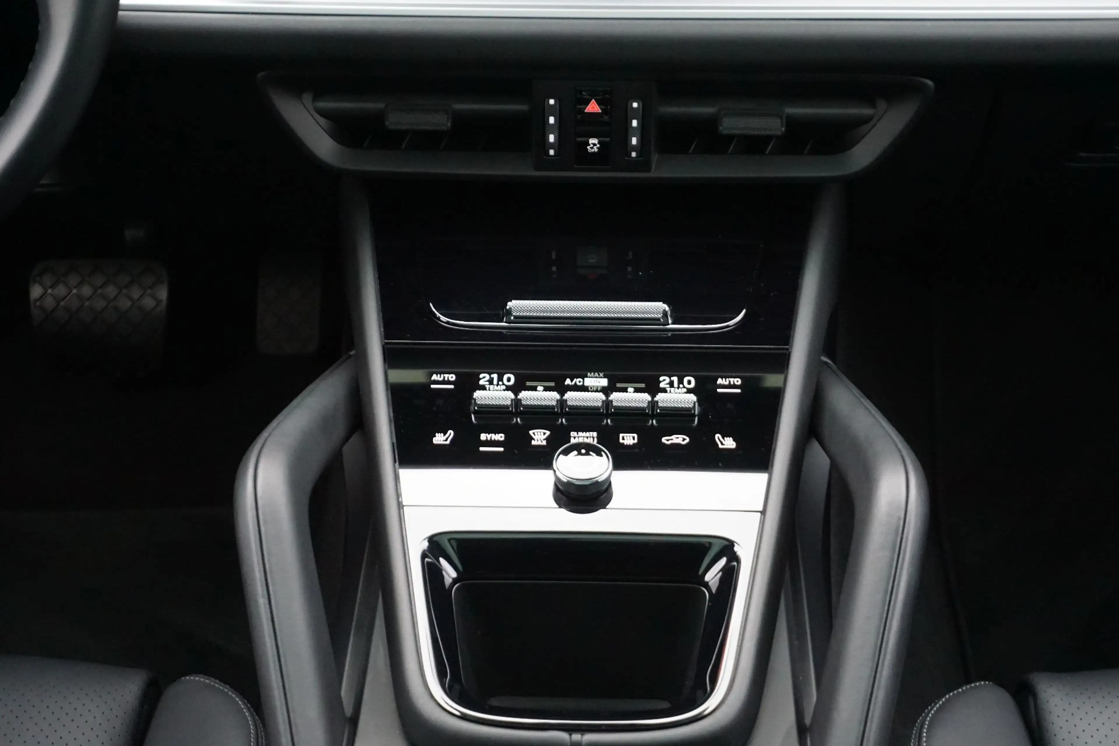 Porsche Cayenne Coupe III E-Hybrid Aut | € 807 mtl | Approved | P — photo 15
