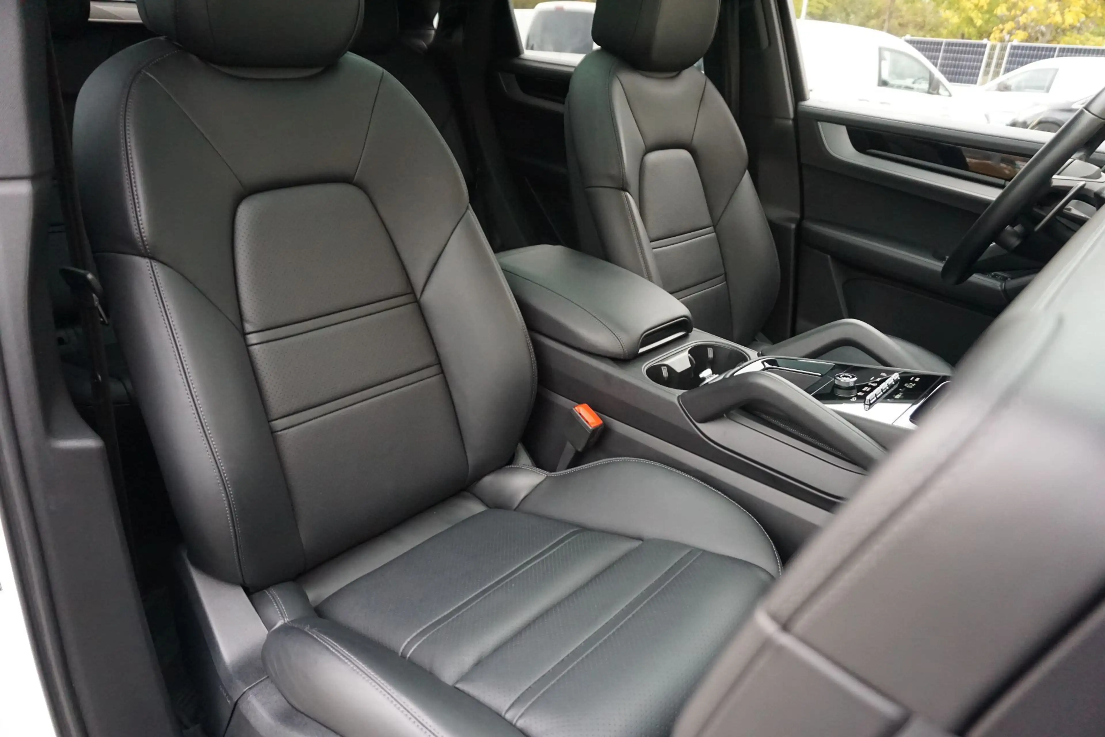 Porsche Cayenne Coupe III E-Hybrid Aut | € 807 mtl | Approved | P — photo 12