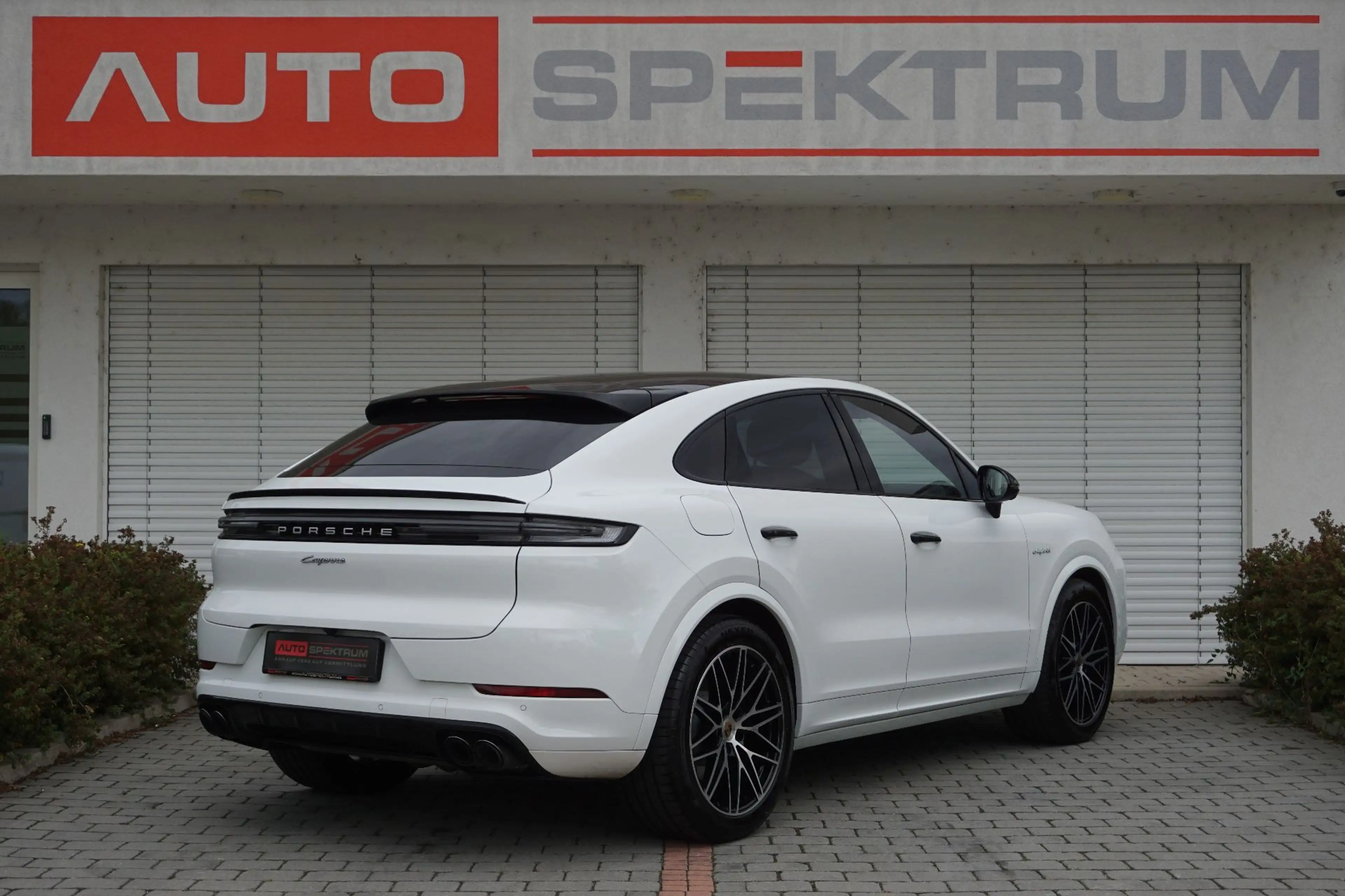Porsche Cayenne Coupe III E-Hybrid Aut | € 807 mtl | Approved | P — photo 5