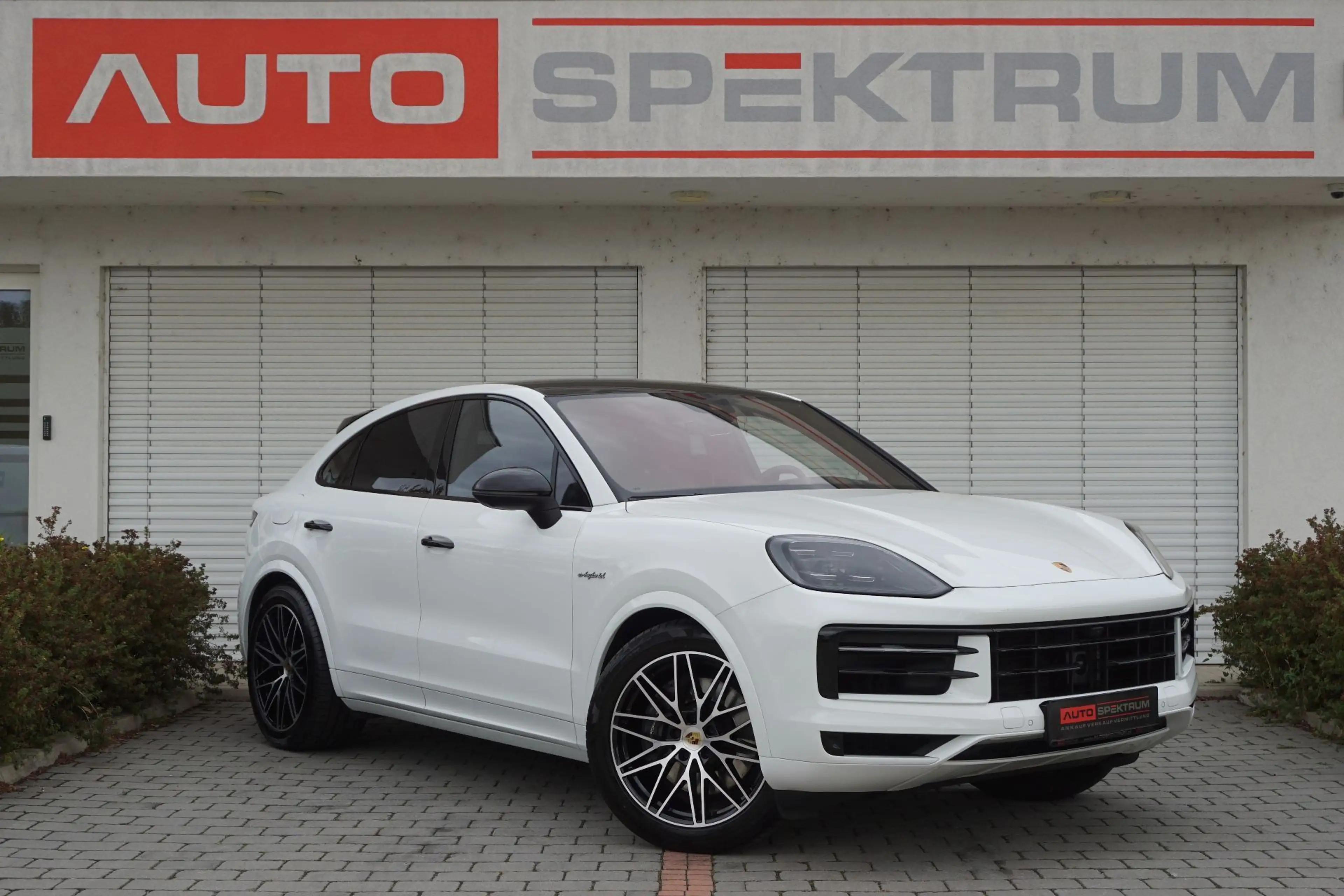 Porsche Cayenne Coupe III E-Hybrid Aut | € 807 mtl | Approved | P — photo 7
