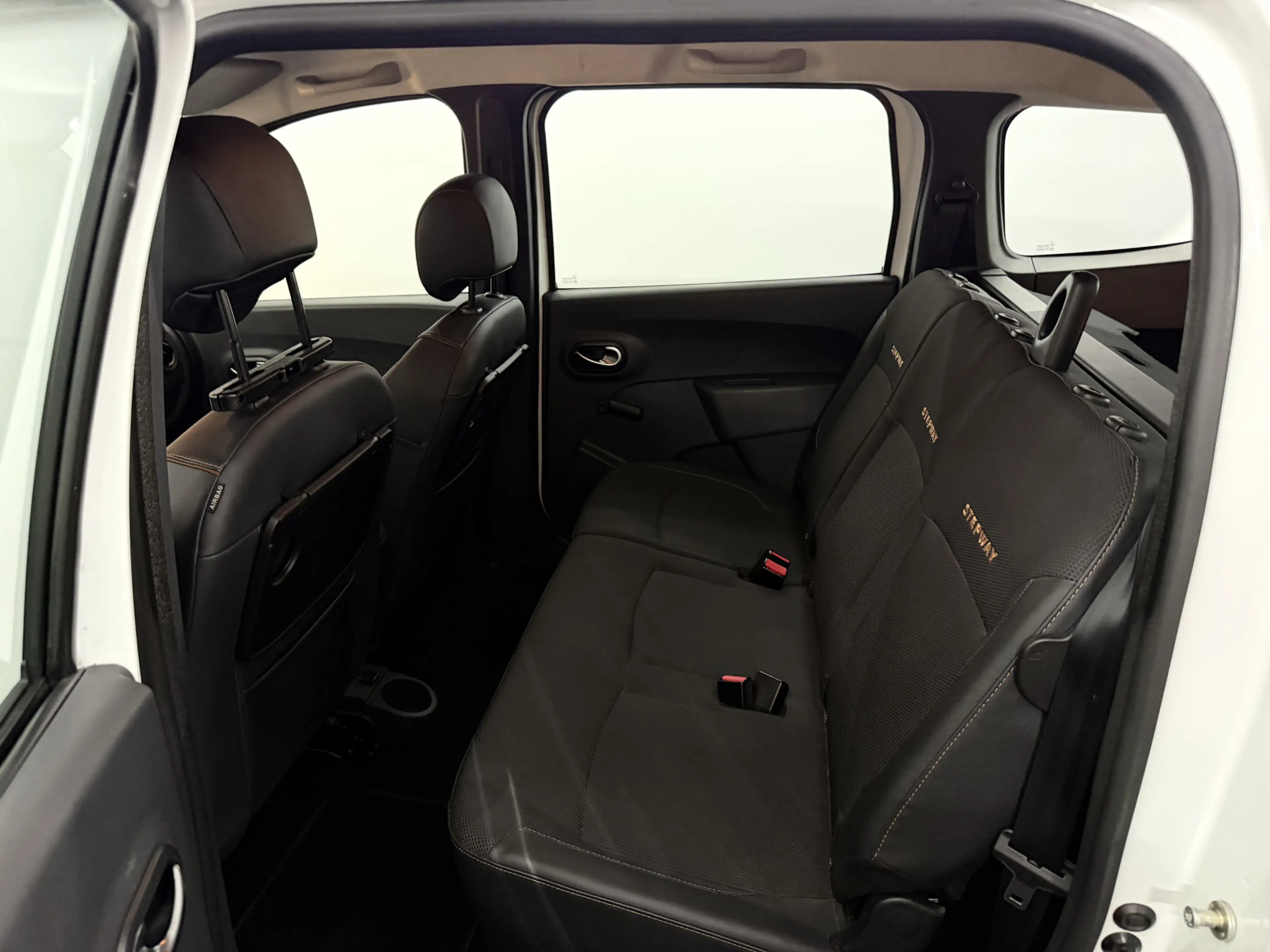 Dacia Lodgy 1.2 TCe Série Limitée Stepway 5p. Camera, Navi, Cr — photo 9