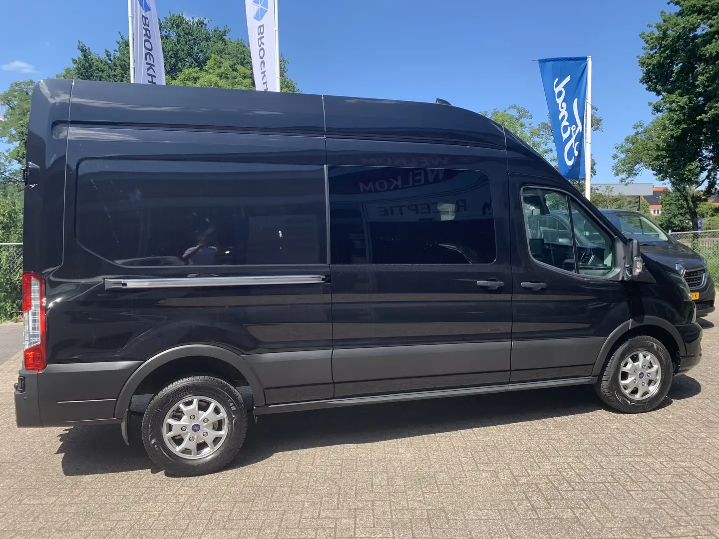 Ford Transit 350 2.0 TDCI L3H3 Limited 170PK AUT. | Adaptive Cr Zwart - 2