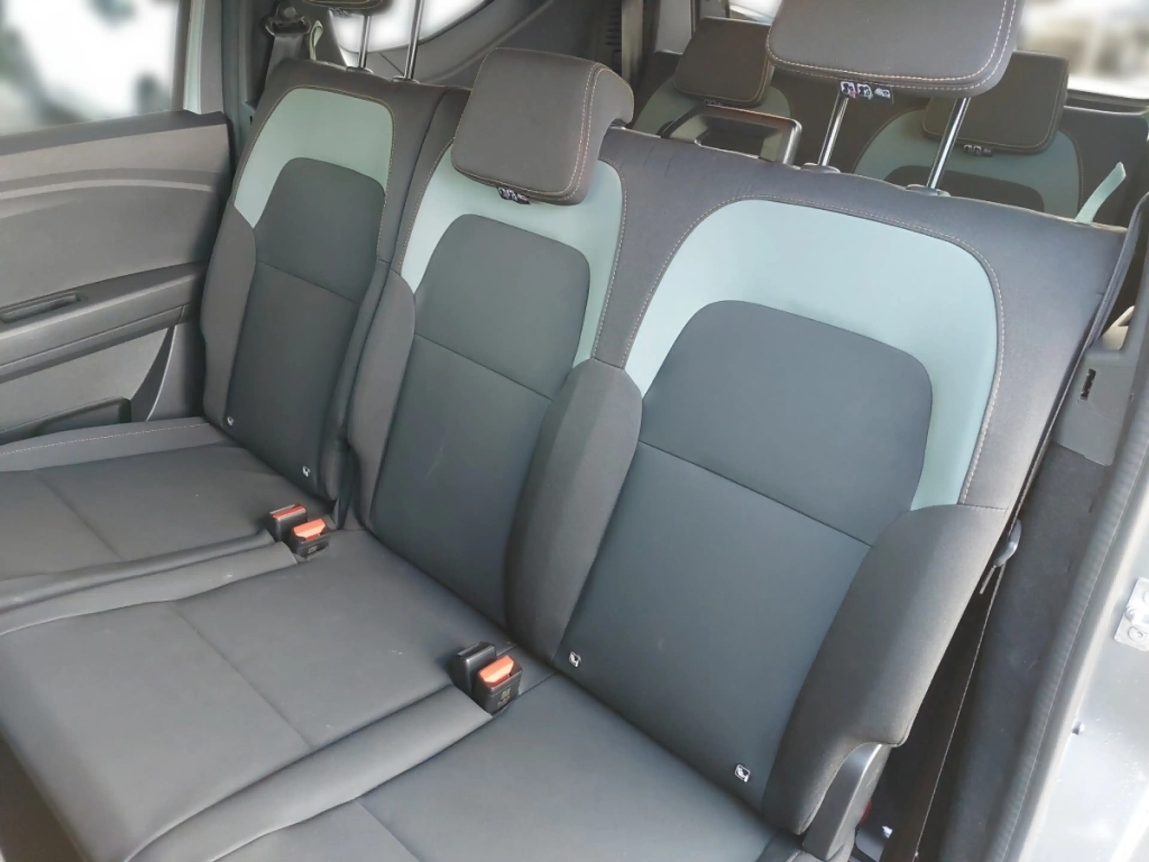 Dacia Jogger Extreme Hybrid 155 7-sitzig Aut. — photo 16
