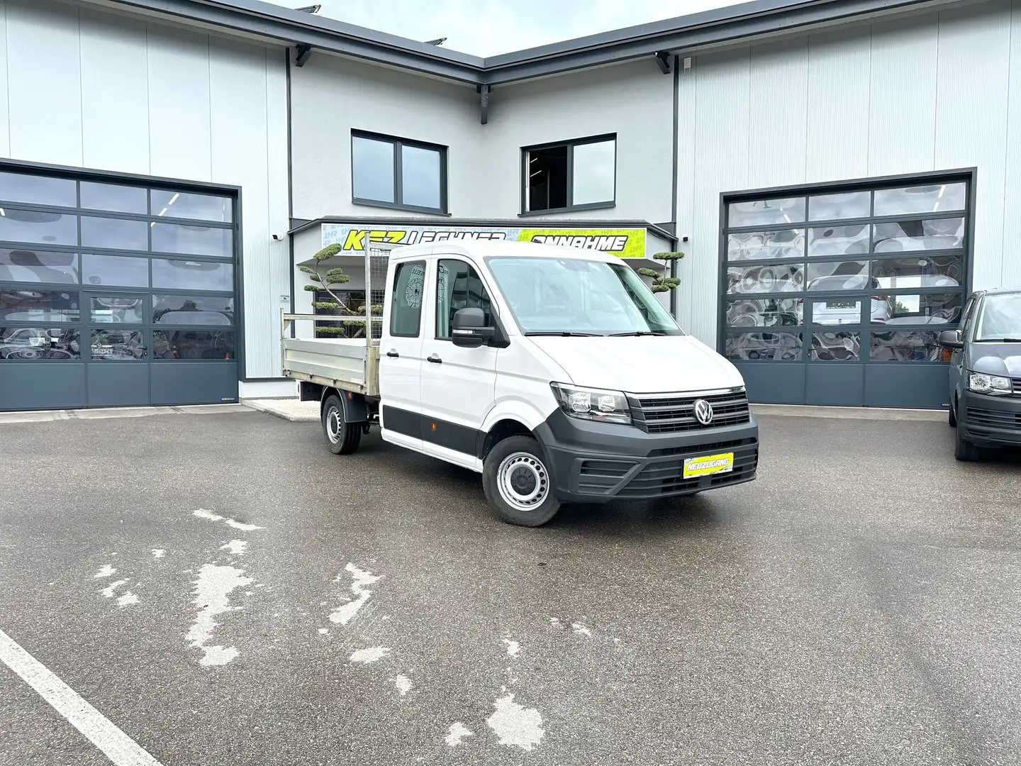 Volkswagen Crafter 35 Doka-Pritsche MR 2,0 TDI 4Motion Weiß - 1