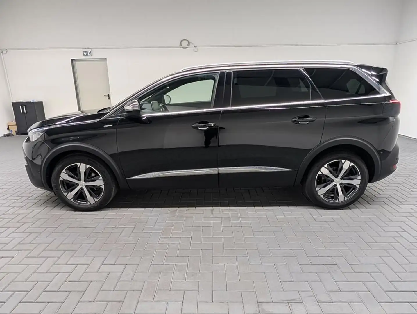 Peugeot 5008 GT 7-Sitze/LED/Navi/Pano/AHK/SHZ/Kam/18 LM Schwarz - 2