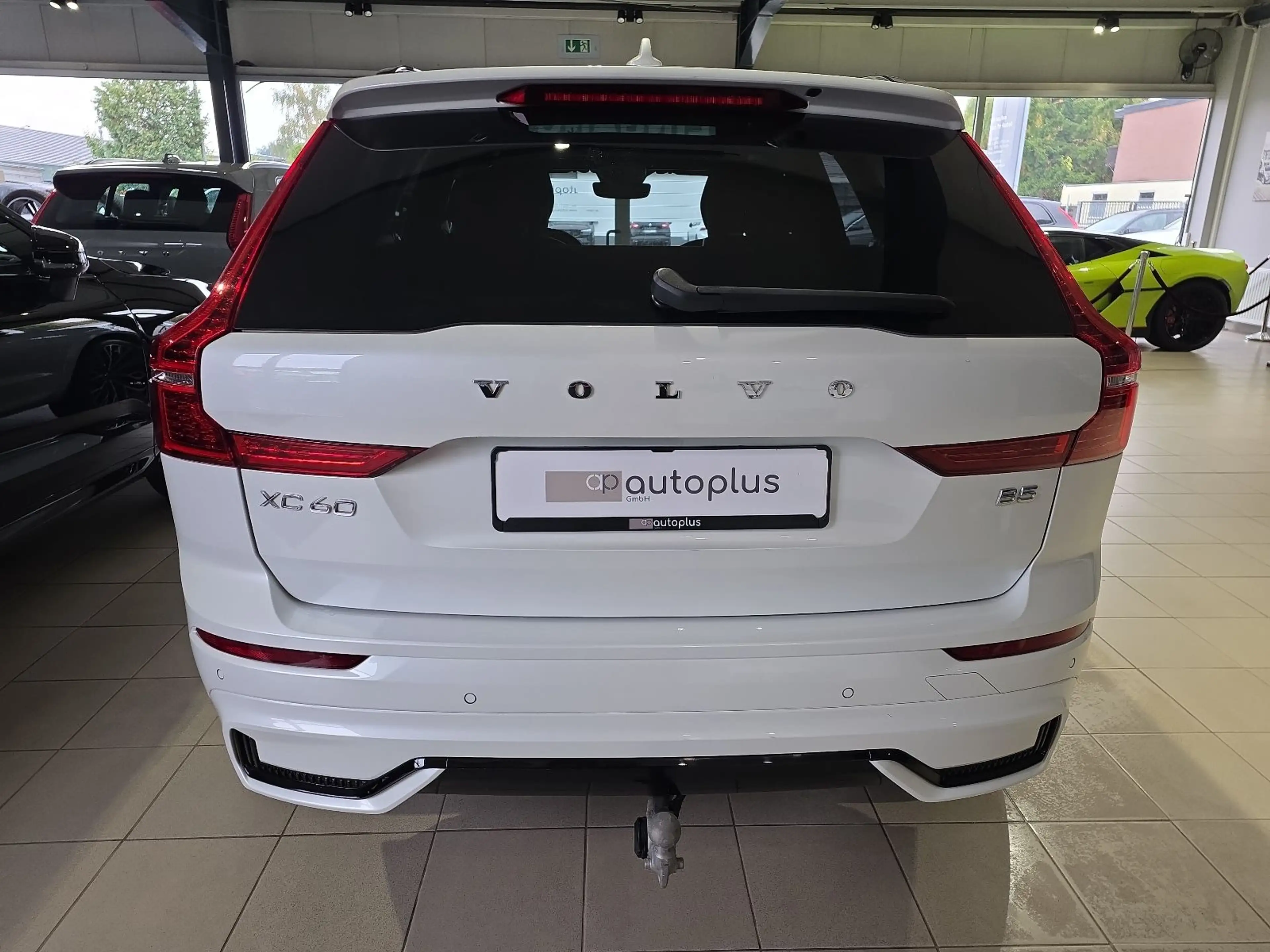Volvo XC60 B5 R-Design Massage AHK 360° 22Zoll Pano — photo 8