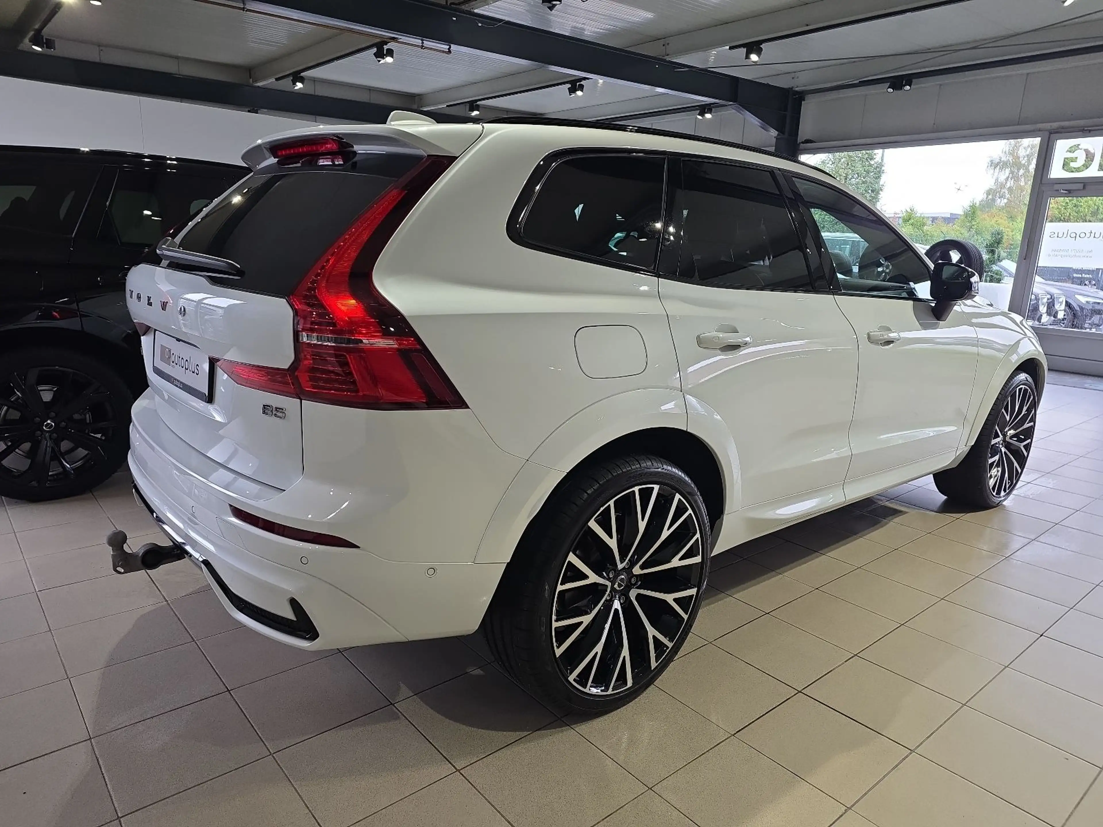 Volvo XC60 B5 R-Design Massage AHK 360° 22Zoll Pano — photo 6