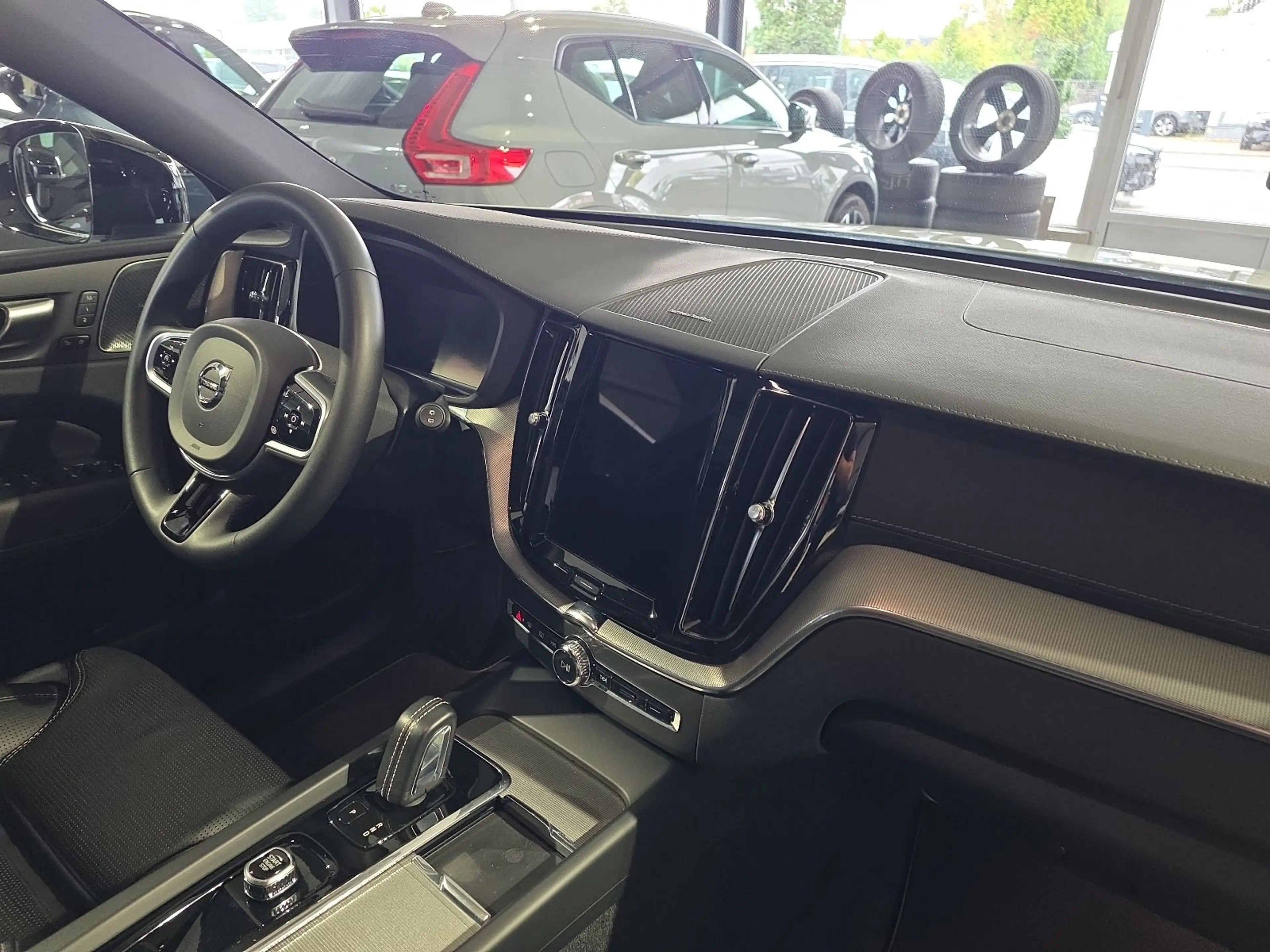 Volvo XC60 B5 R-Design Massage AHK 360° 22Zoll Pano — photo 12