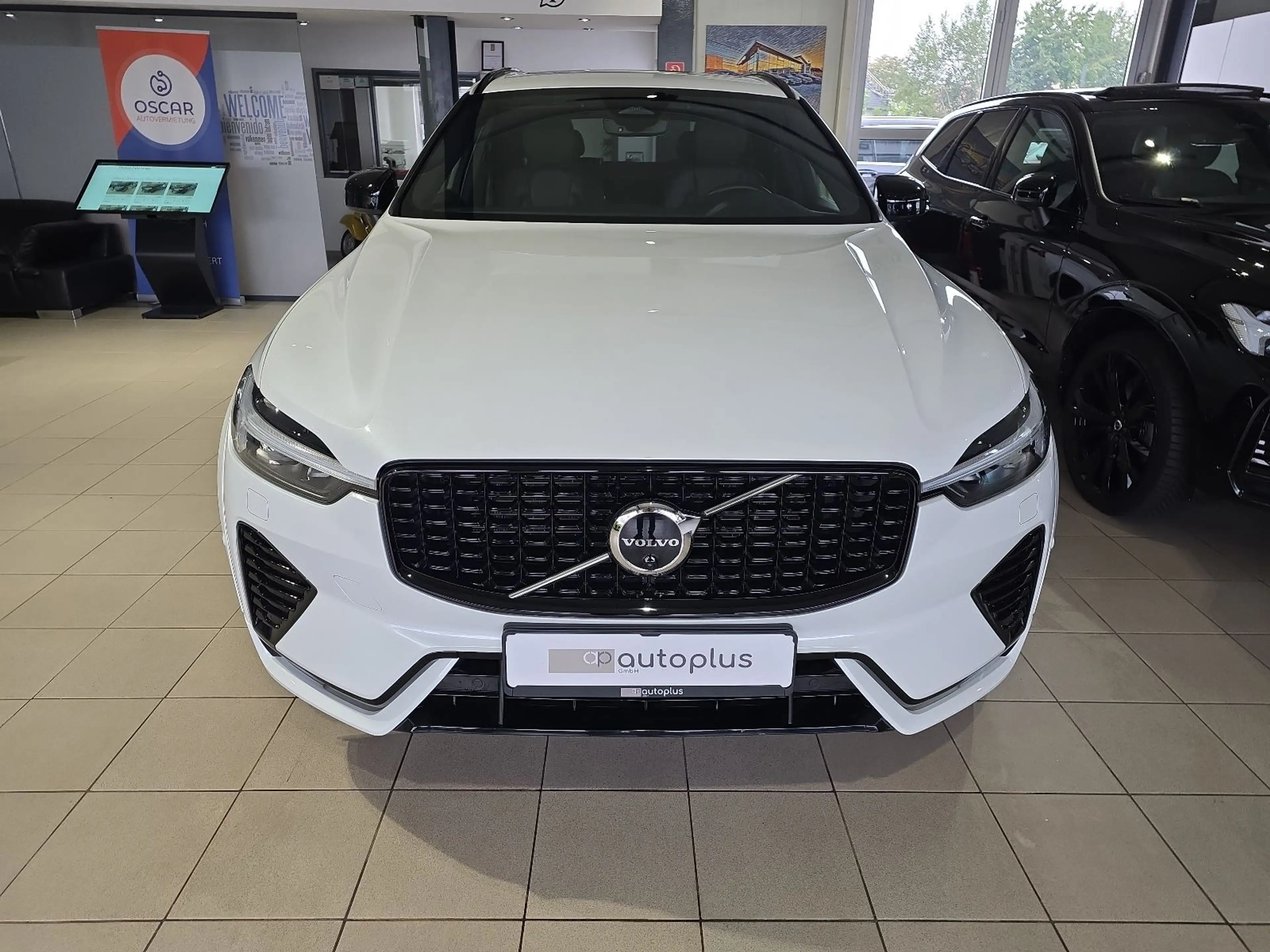 Volvo XC60 B5 R-Design Massage AHK 360° 22Zoll Pano — photo 3