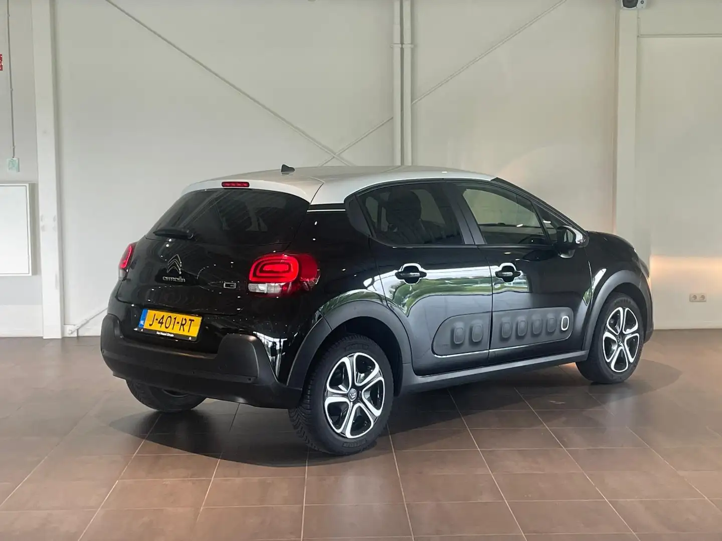 Citroen C3 1.2 Feel Edition | NAVI  | CARPLAY - ANDROID AUTO Zwart - 2