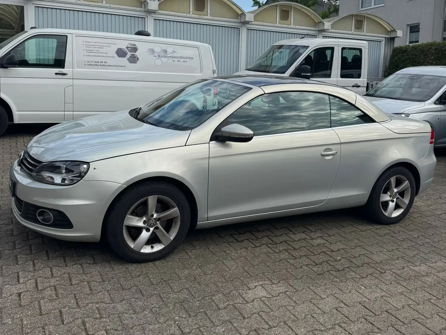 Volkswagen Eos Eos 1.4 TSI - 4 Sitzer Cabrio Srebrny - 2