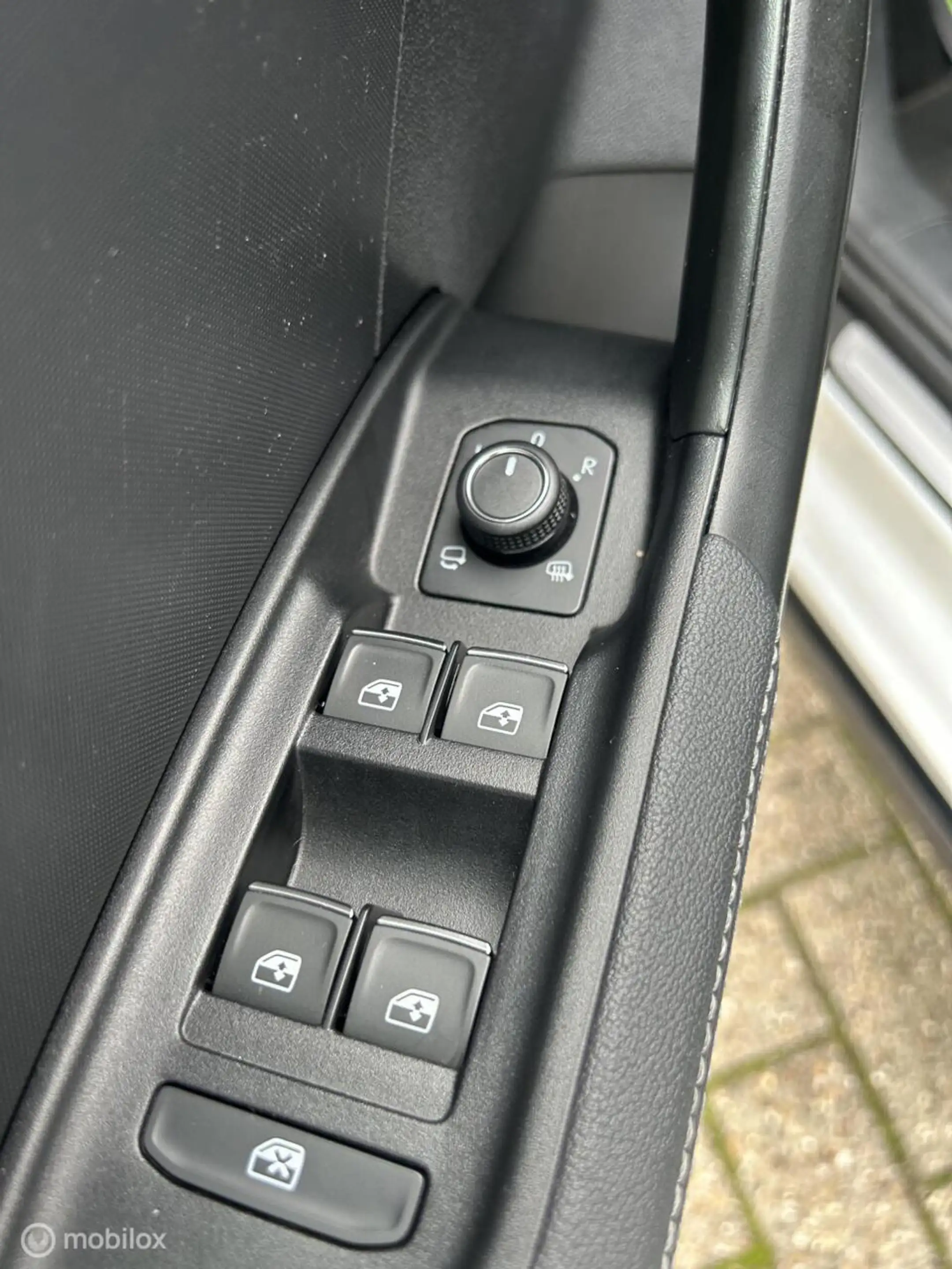 Audi A1 Sportback 30 TFSI S edition — photo 8