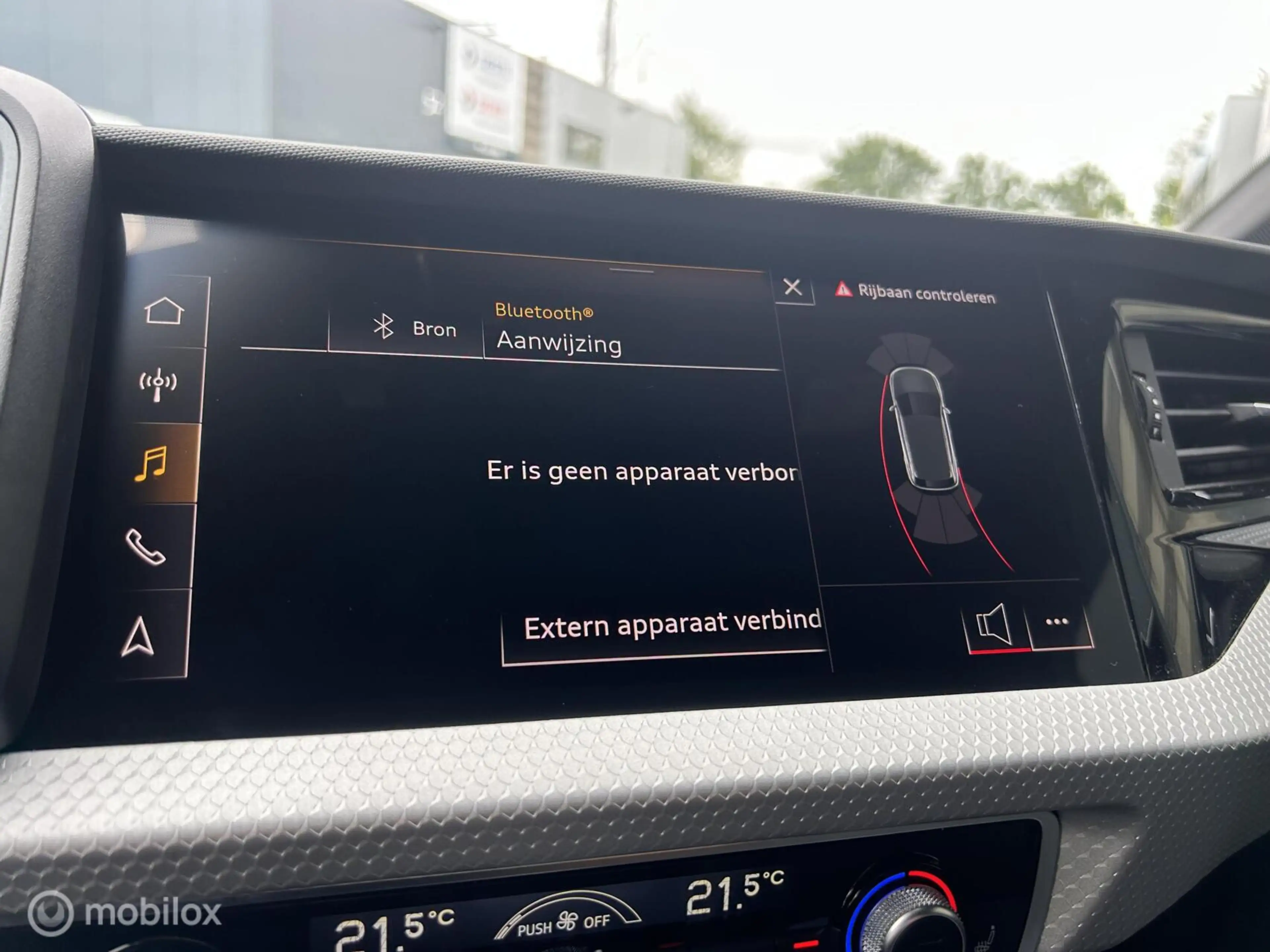 Audi A1 Sportback 30 TFSI S edition — photo 10