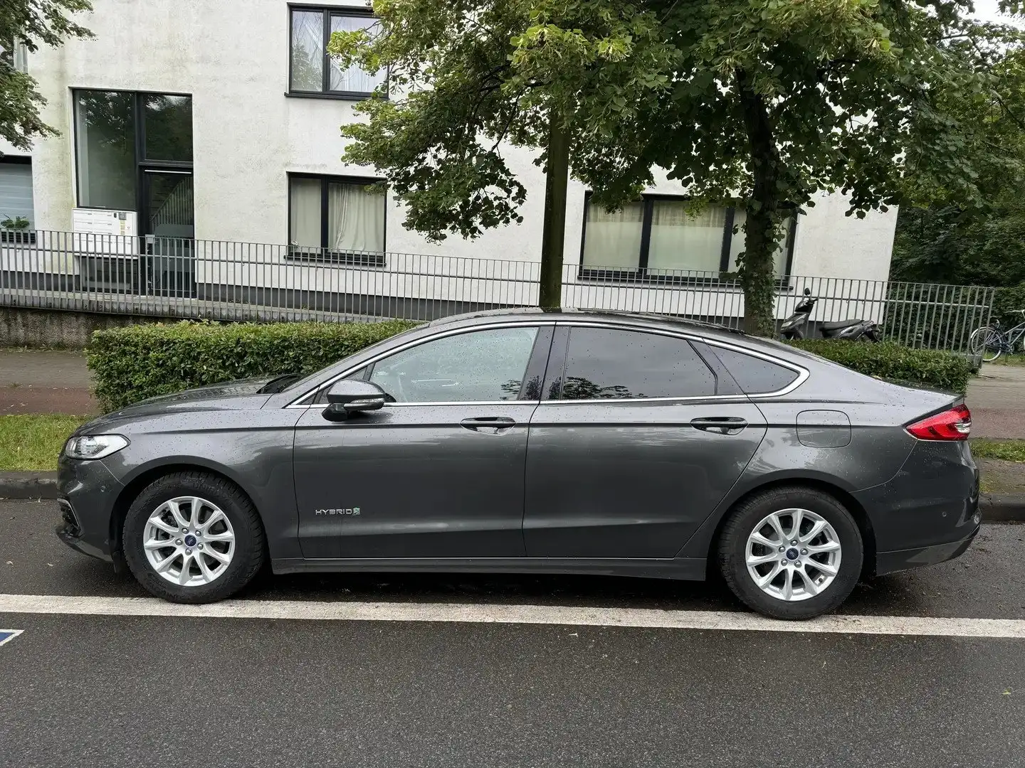 Ford Mondeo Mondeo 2.0 Hybrid CVT VIGNALE Grijs - 1