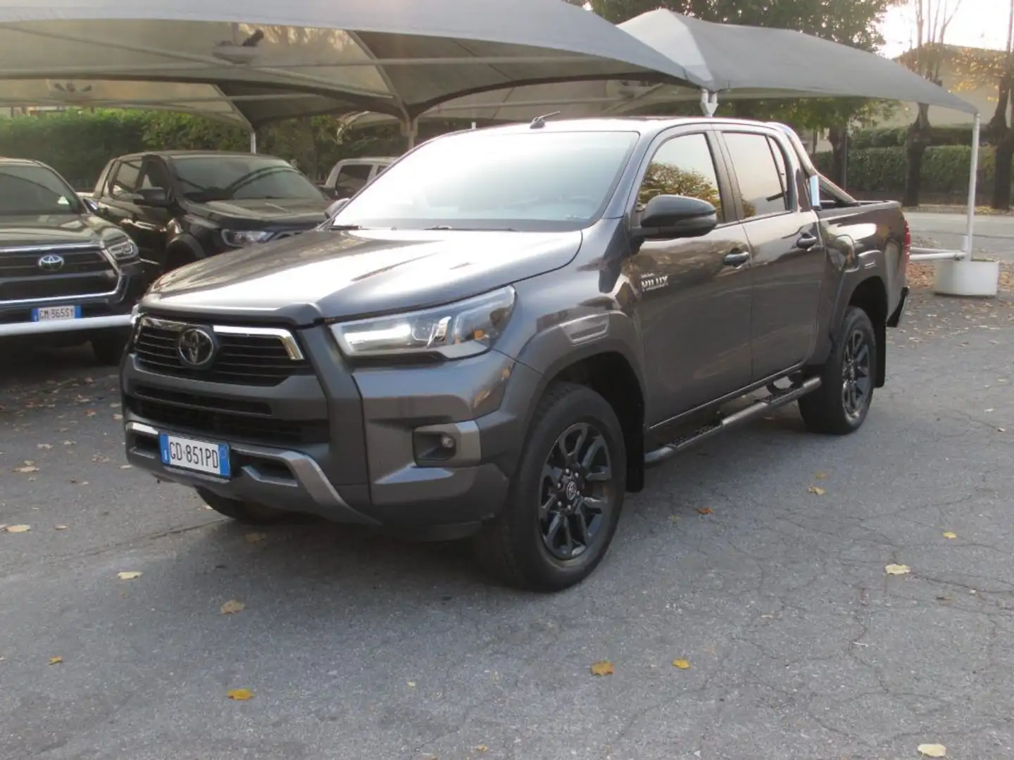 Toyota Hilux OK NEOPATENTATI !! 2.8 D 4WD Double Cab Invincible Gris - 1