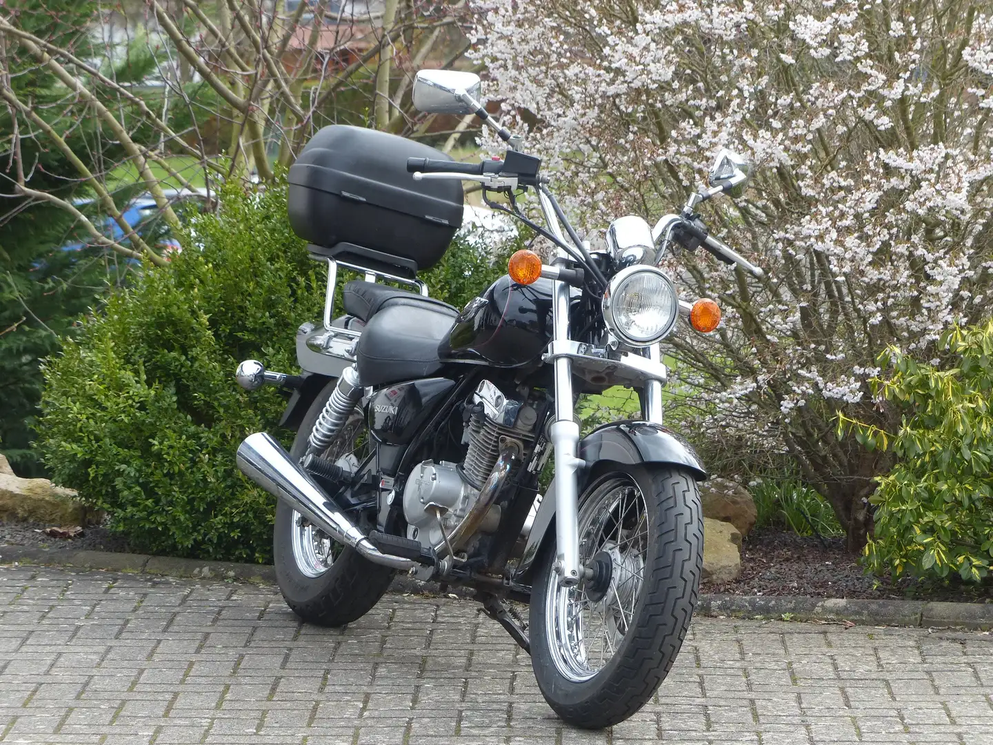 Suzuki GZ 125 Marauder Negro - 2