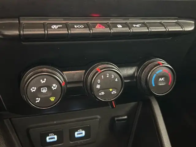 Dacia Duster view 8