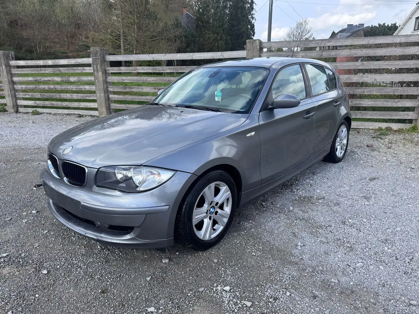 BMW 116 Prix export marchand bruit moteur démarre Brun - 1