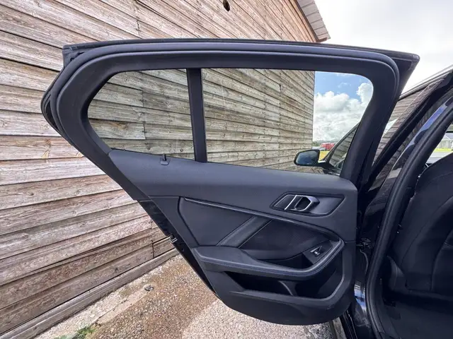 BMW 1 Series view 15