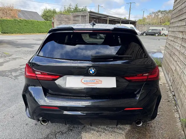 BMW 1 Series view 4