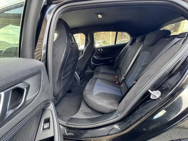 BMW 1 Series view 16