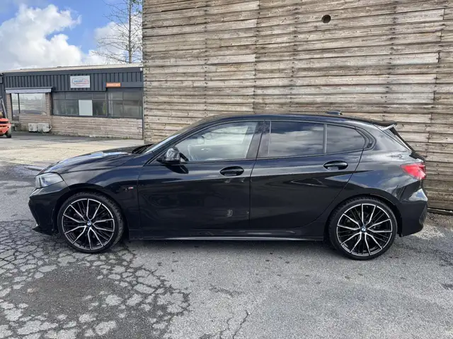BMW 1 Series view 2